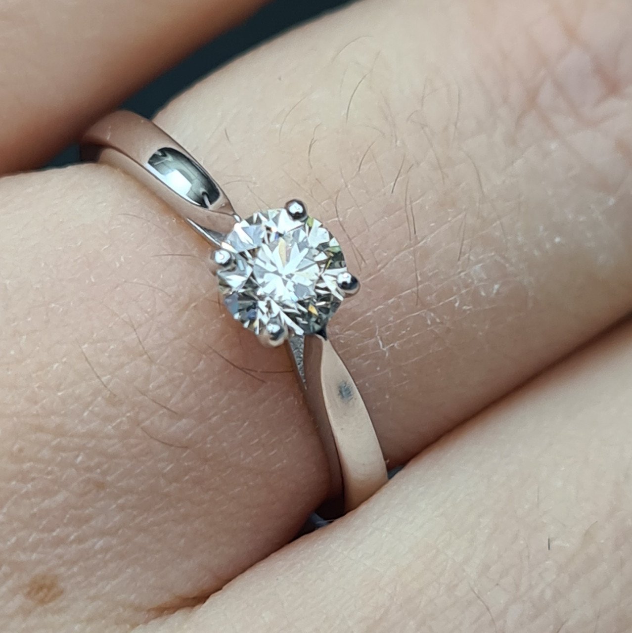 Кольцо Deimantas 97341026 17р 1,89гр 0,51ct. купить,NaN