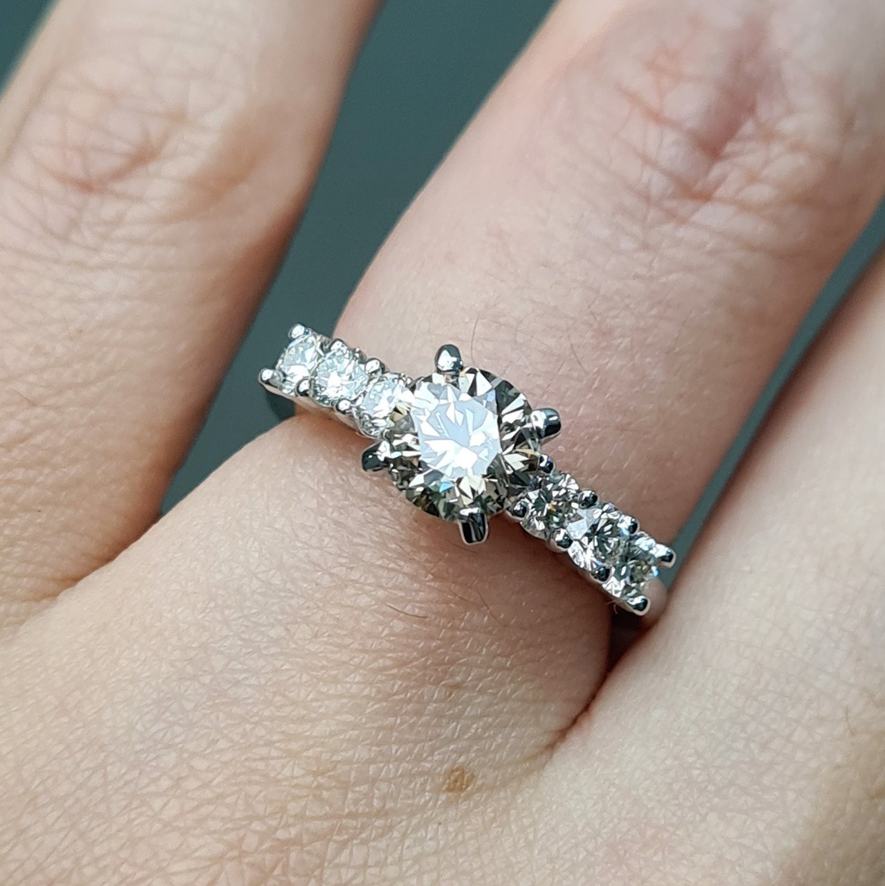 Кольцо Deimantas 91250395 16,5р 3,83гр 1,63ct. купить,NaN