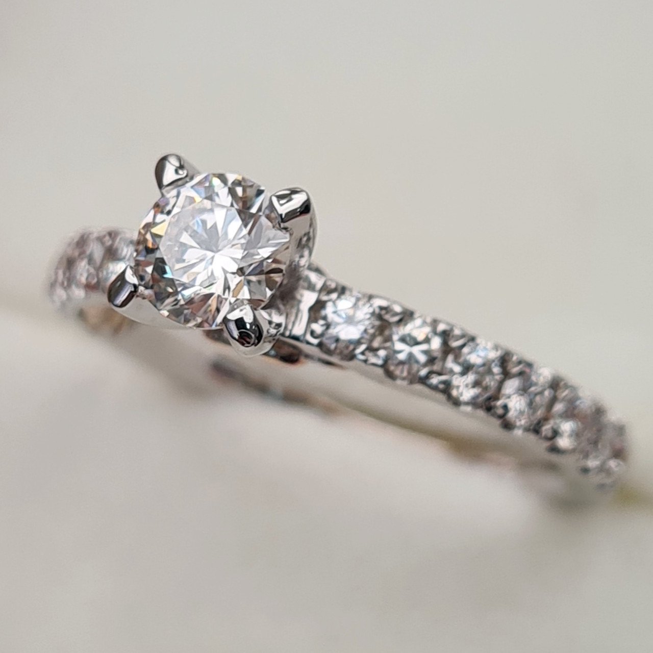 Кольцо Deimantas 91082610 16,5р 3,29гр 0,91ct. купить,NaN