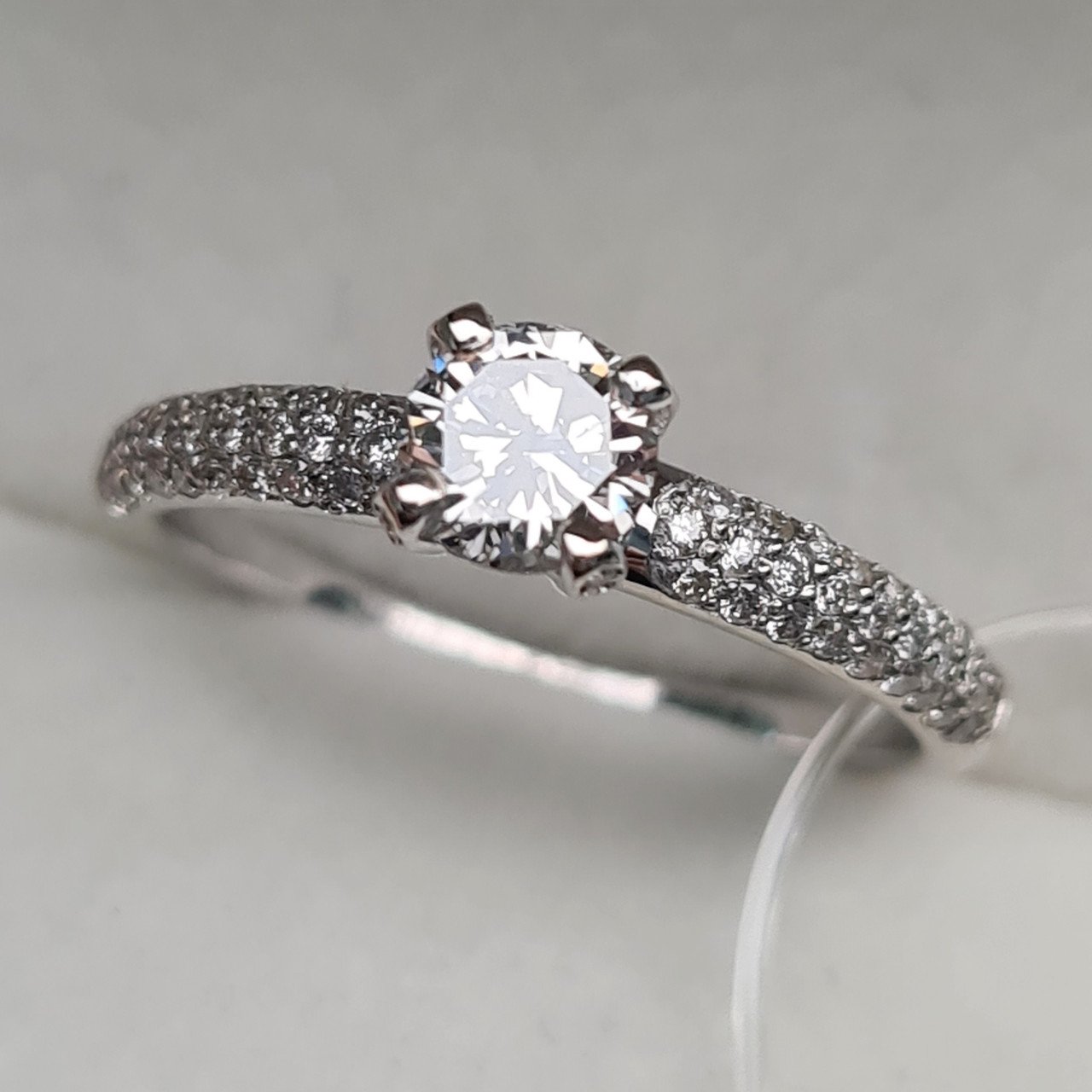Кольцо Deimantas 95442258 16,5р 2,21гр 0,70ct. купить,NaN