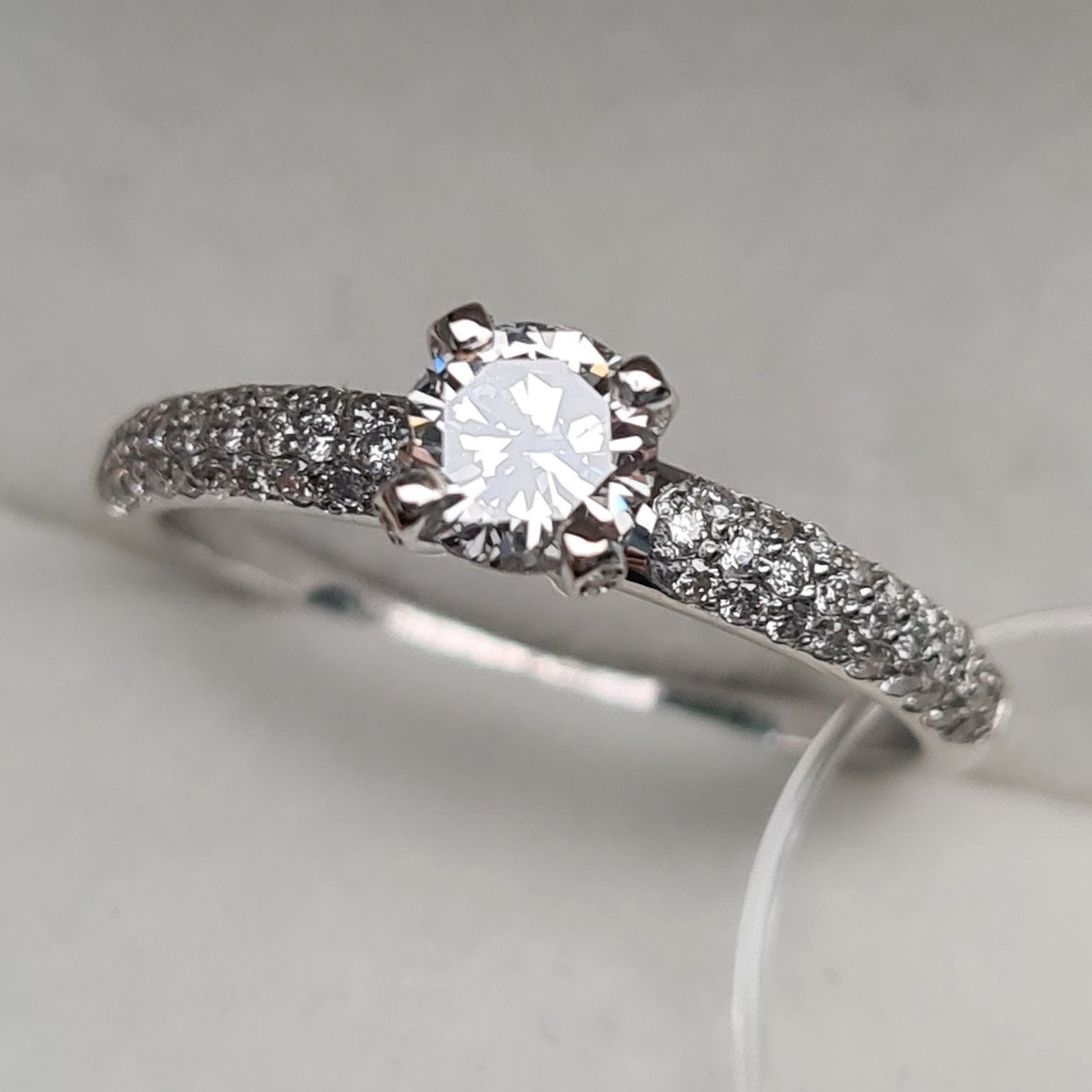 Кольцо Deimantas 95442258 16,5р 2,21гр 0,70ct. купить,NaN