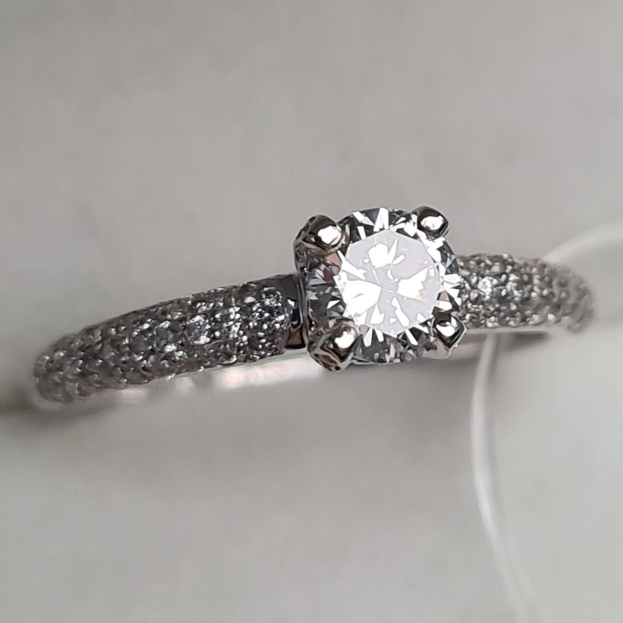 Кольцо Deimantas 95442258 16,5р 2,21гр 0,70ct. купить,NaN