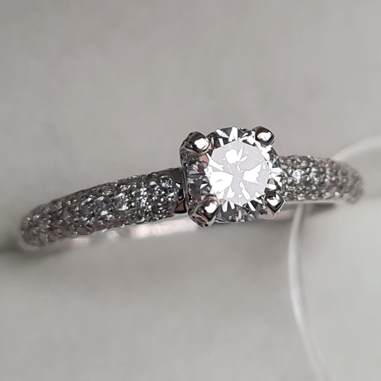 Кольцо Deimantas 95442258 16,5р 2,21гр 0,70ct. купить,NaN