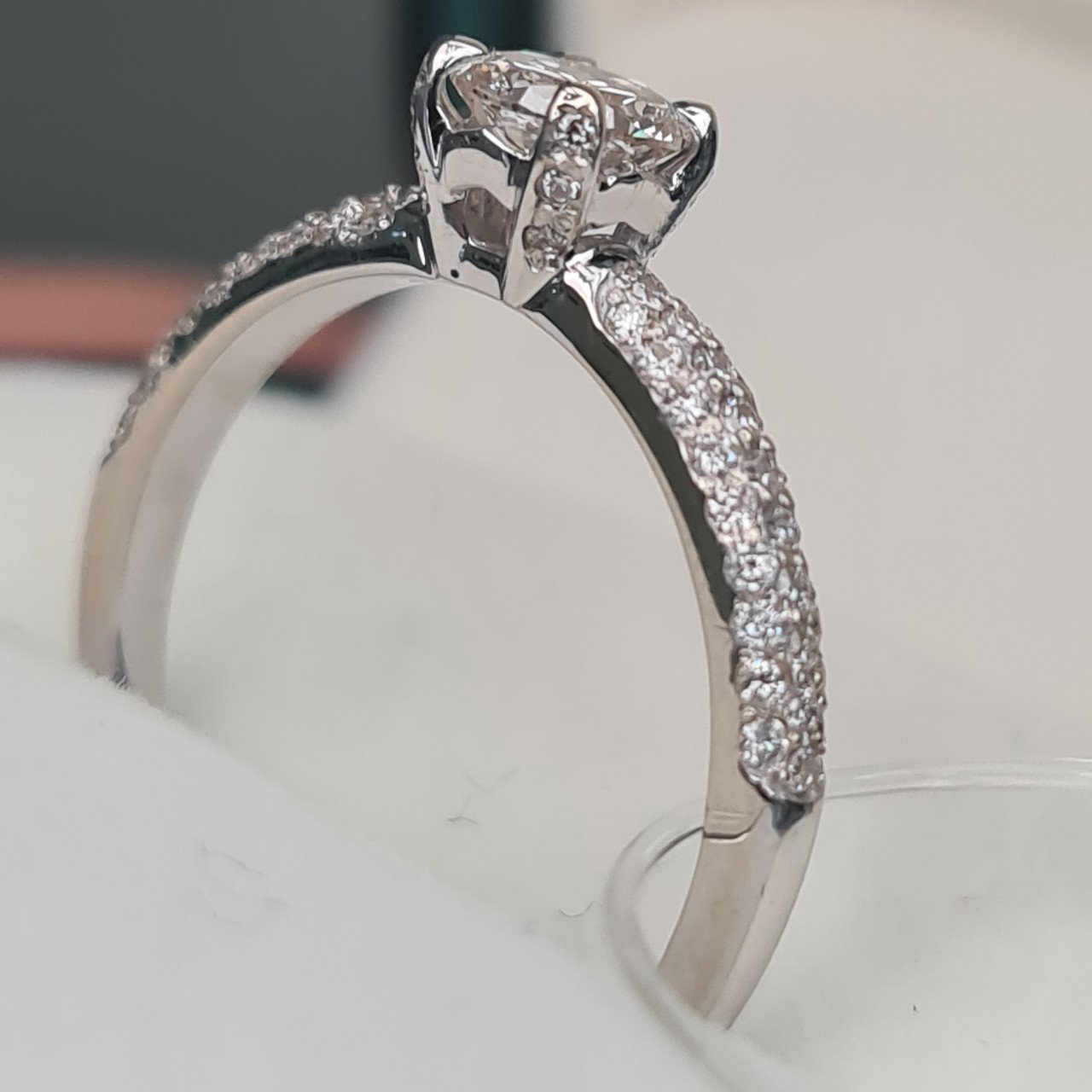 Кольцо Deimantas 95442258 16,5р 2,21гр 0,70ct. купить,NaN