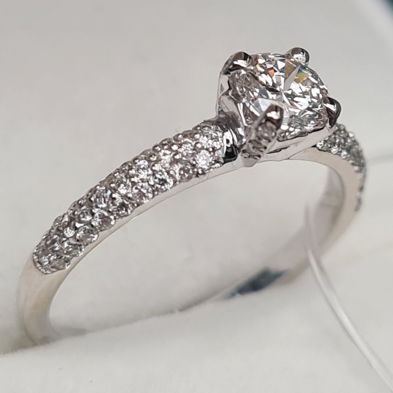 Кольцо Deimantas 95442258 16,5р 2,21гр 0,70ct. купить,NaN