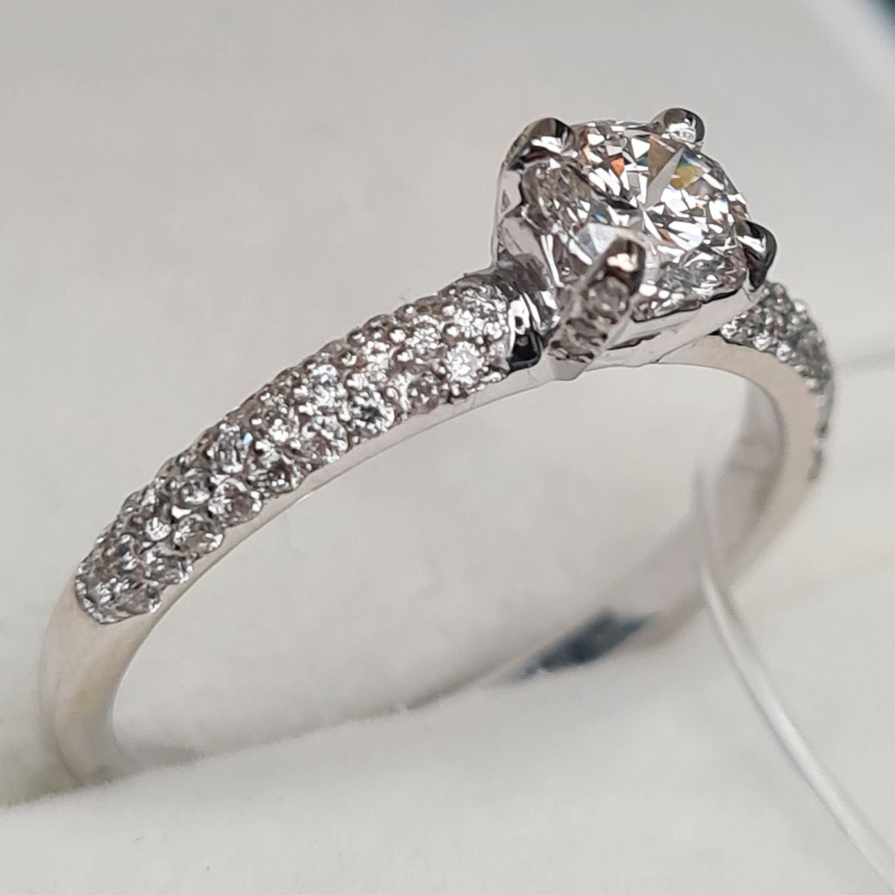 Кольцо Deimantas 95442258 16,5р 2,21гр 0,70ct. купить,NaN