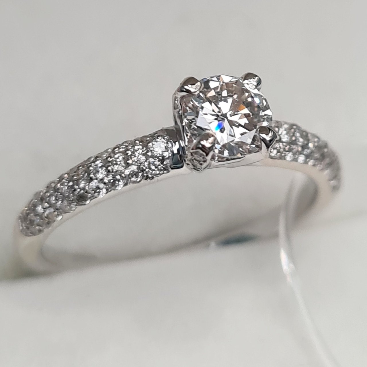 Кольцо Deimantas 95442258 16,5р 2,21гр 0,70ct. купить,NaN