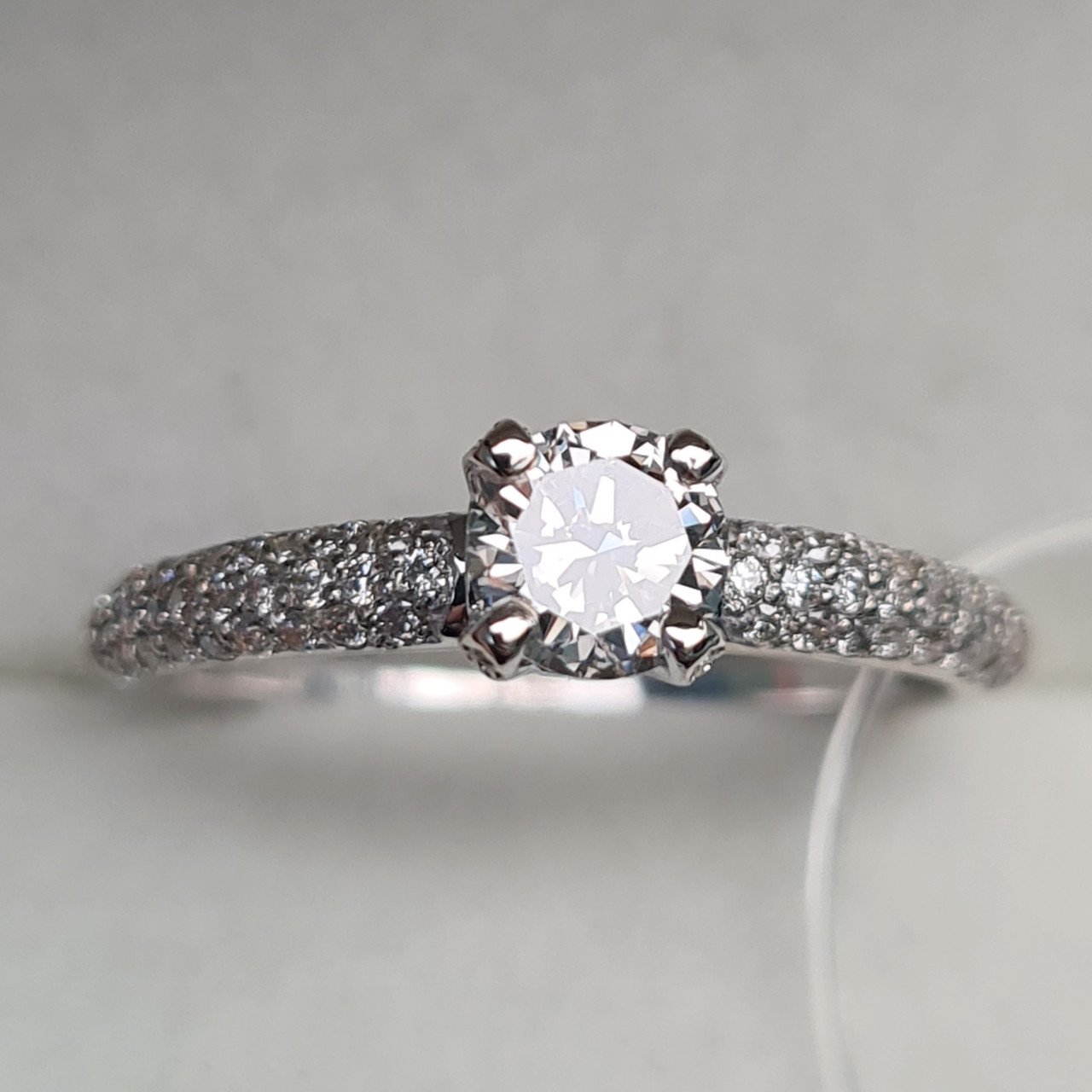 Кольцо Deimantas 95442258 16,5р 2,21гр 0,70ct. купить,NaN