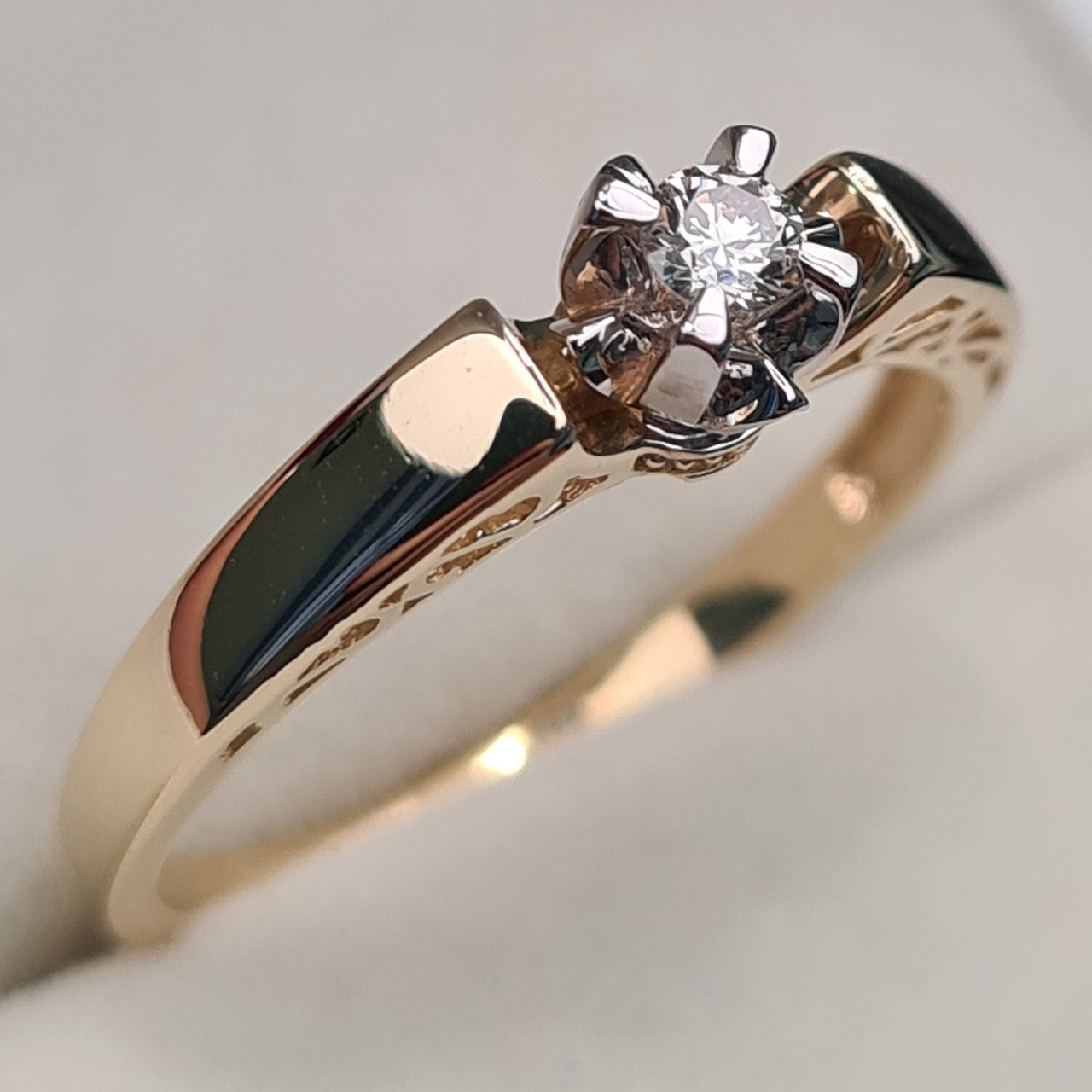 Кольцо Deimantas 97346473 18,5р 2,92гр 0,11ct. купить,NaN