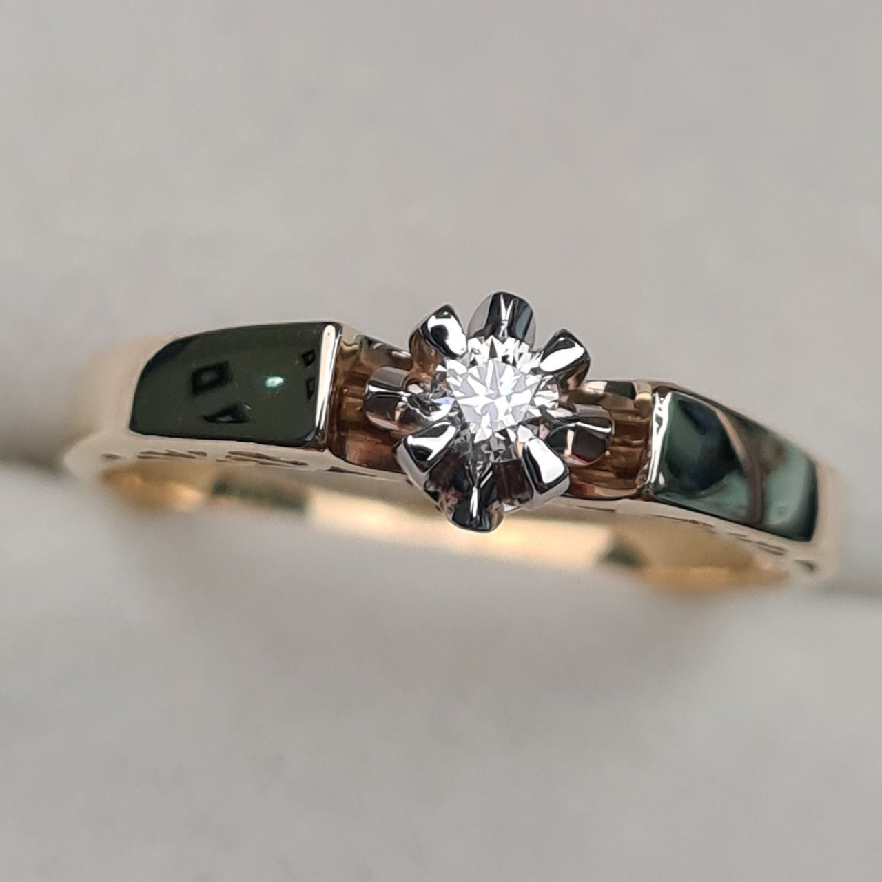 Кольцо Deimantas 97346473 18,5р 2,92гр 0,11ct. купить,NaN