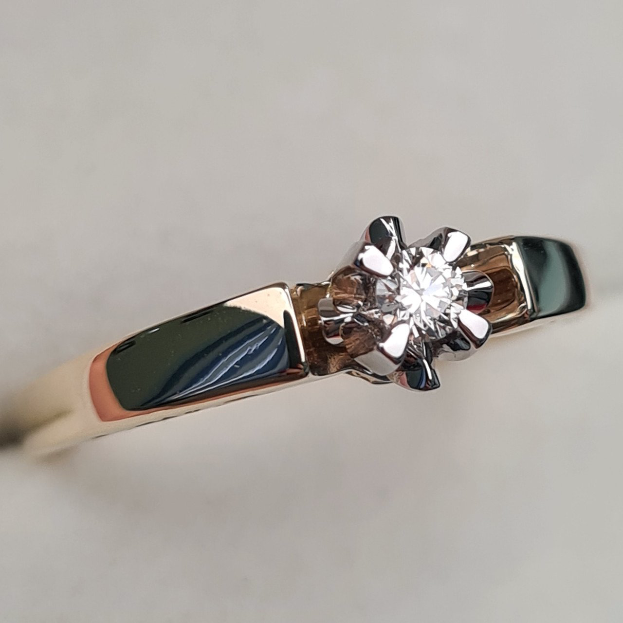Кольцо Deimantas 97346473 18,5р 2,92гр 0,11ct. купить,NaN