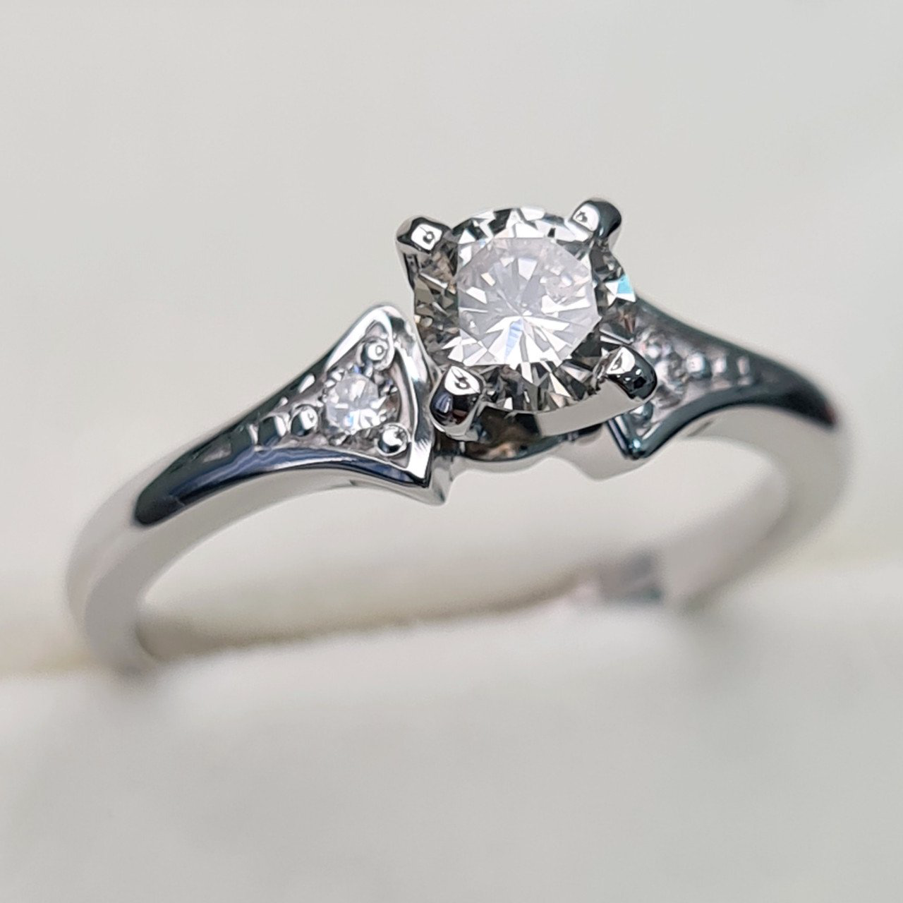 Кольцо Deimantas 91794249 16,5р 2,94гр 0,51ct. купить,NaN