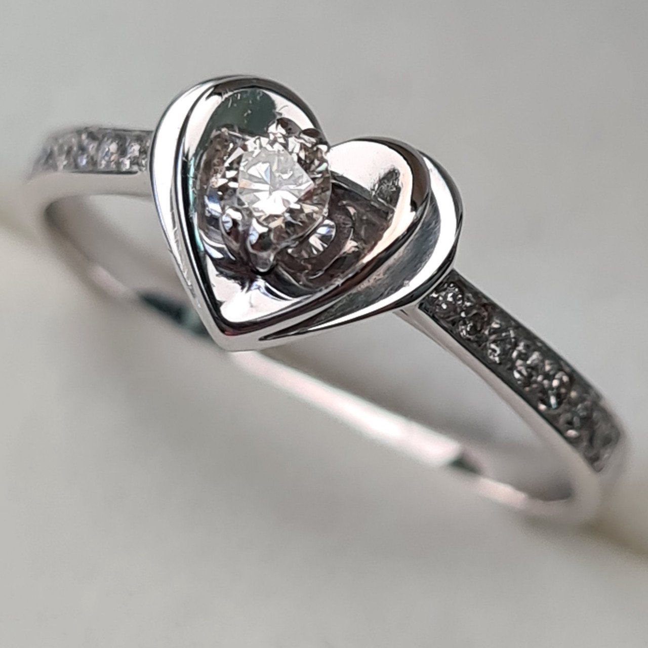 Кольцо Deimantas 95525353 17р 2,245гр 0,27ct. купить,NaN