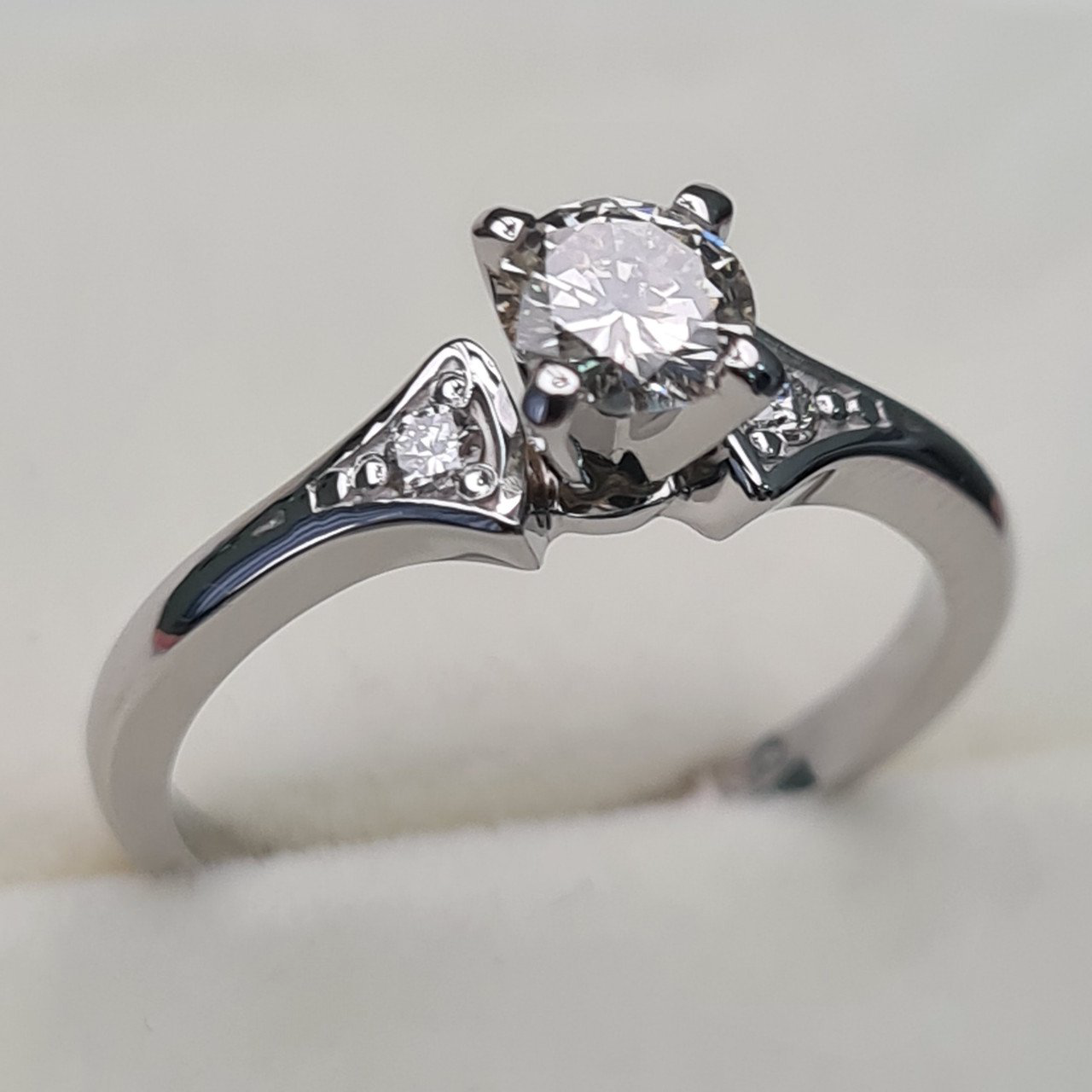 Кольцо Deimantas 91794249 16,5р 2,94гр 0,51ct. купить,NaN