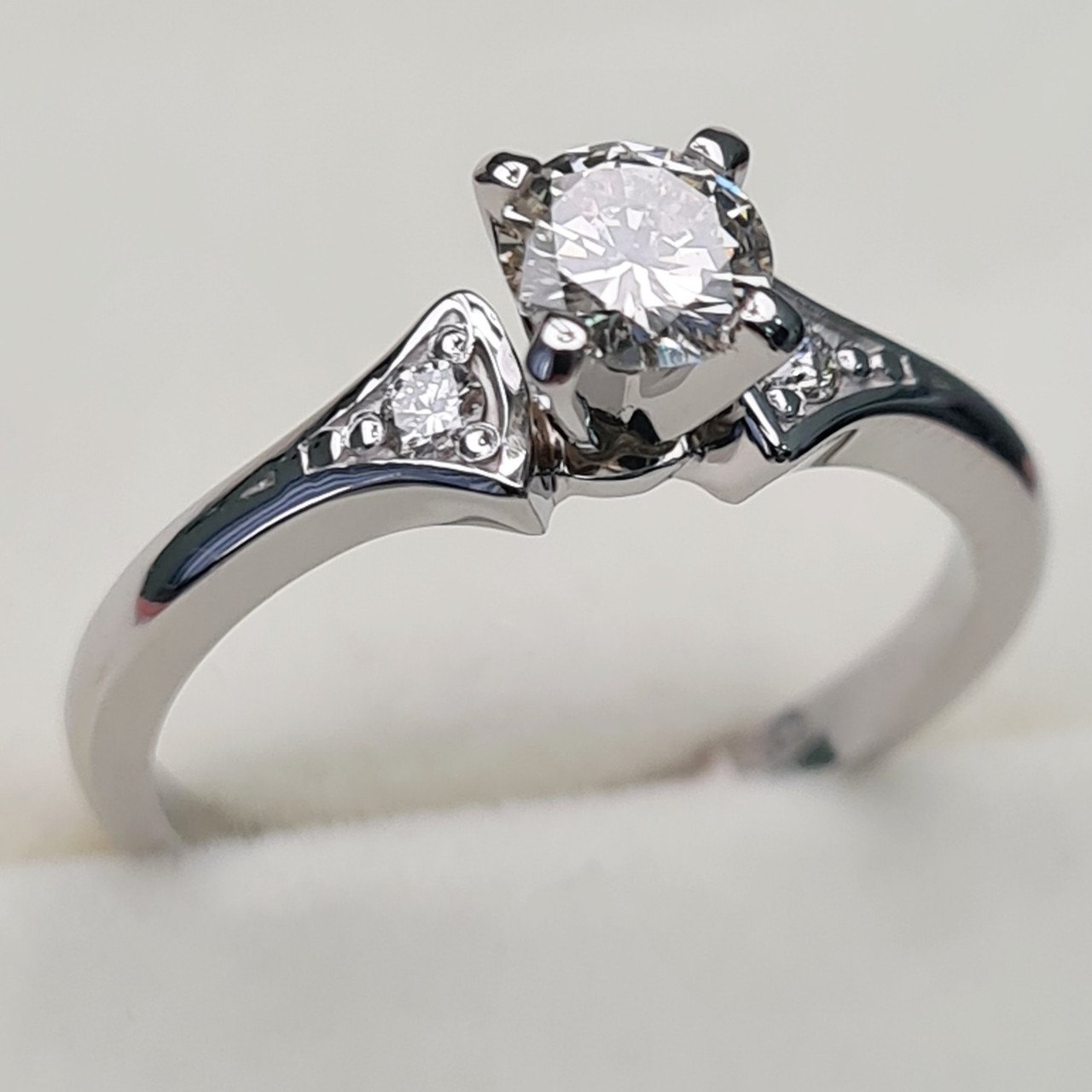 Кольцо Deimantas 91794249 16,5р 2,94гр 0,51ct. купить,NaN