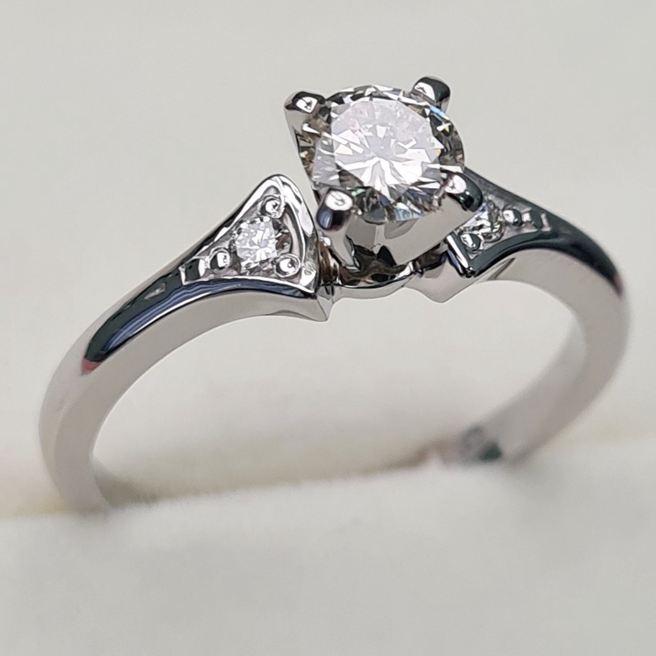 Кольцо Deimantas 91794249 16,5р 2,94гр 0,51ct. купить,NaN
