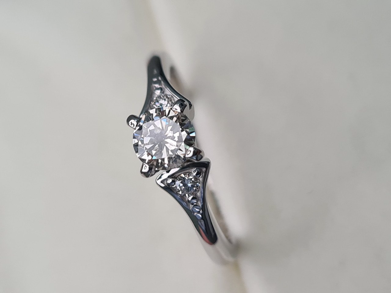 Кольцо Deimantas 91794249 16,5р 2,94гр 0,51ct. купить,NaN