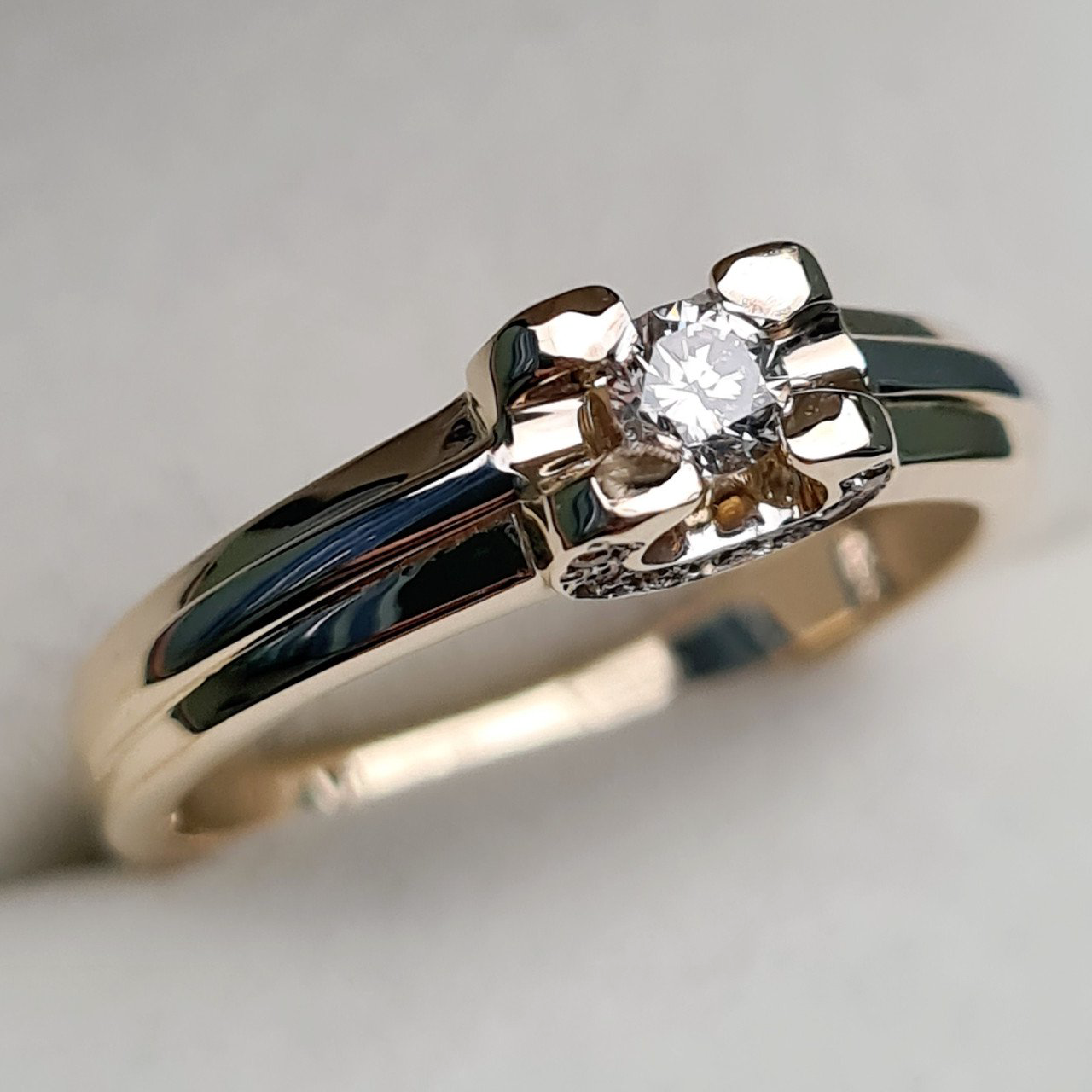 Кольцо Deimantas 95525366 18р 3,38гр 0,22ct. купить,NaN