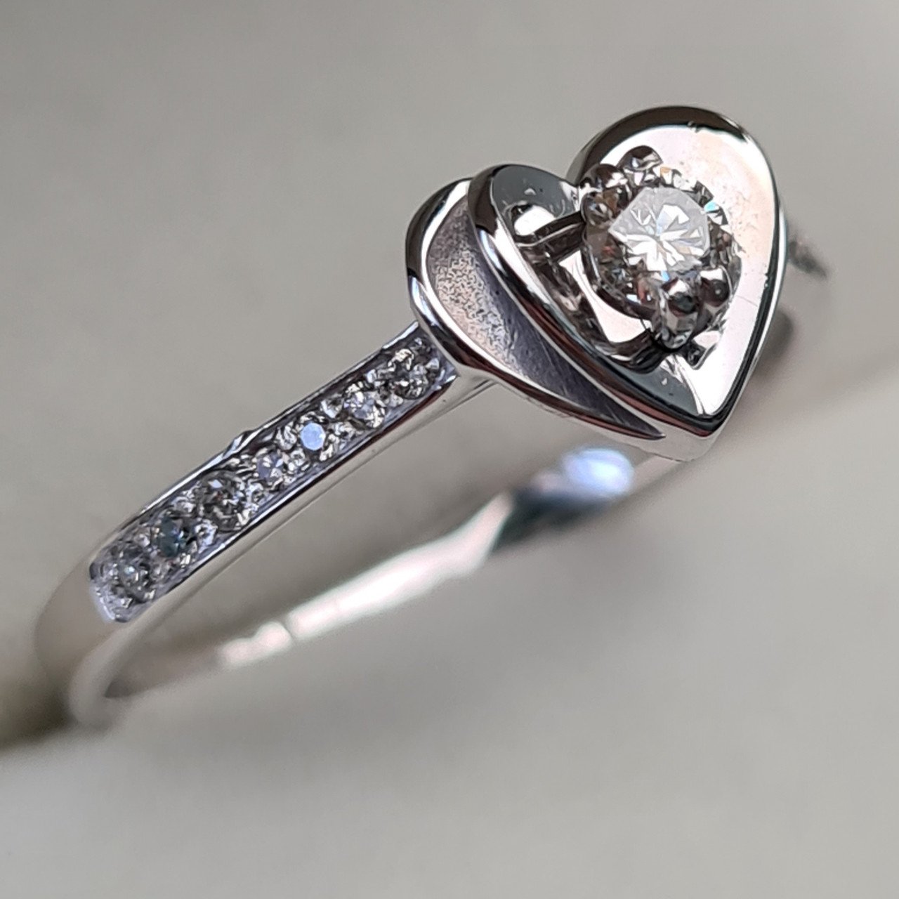 Кольцо Deimantas 95525353 17р 2,245гр 0,27ct. купить,NaN