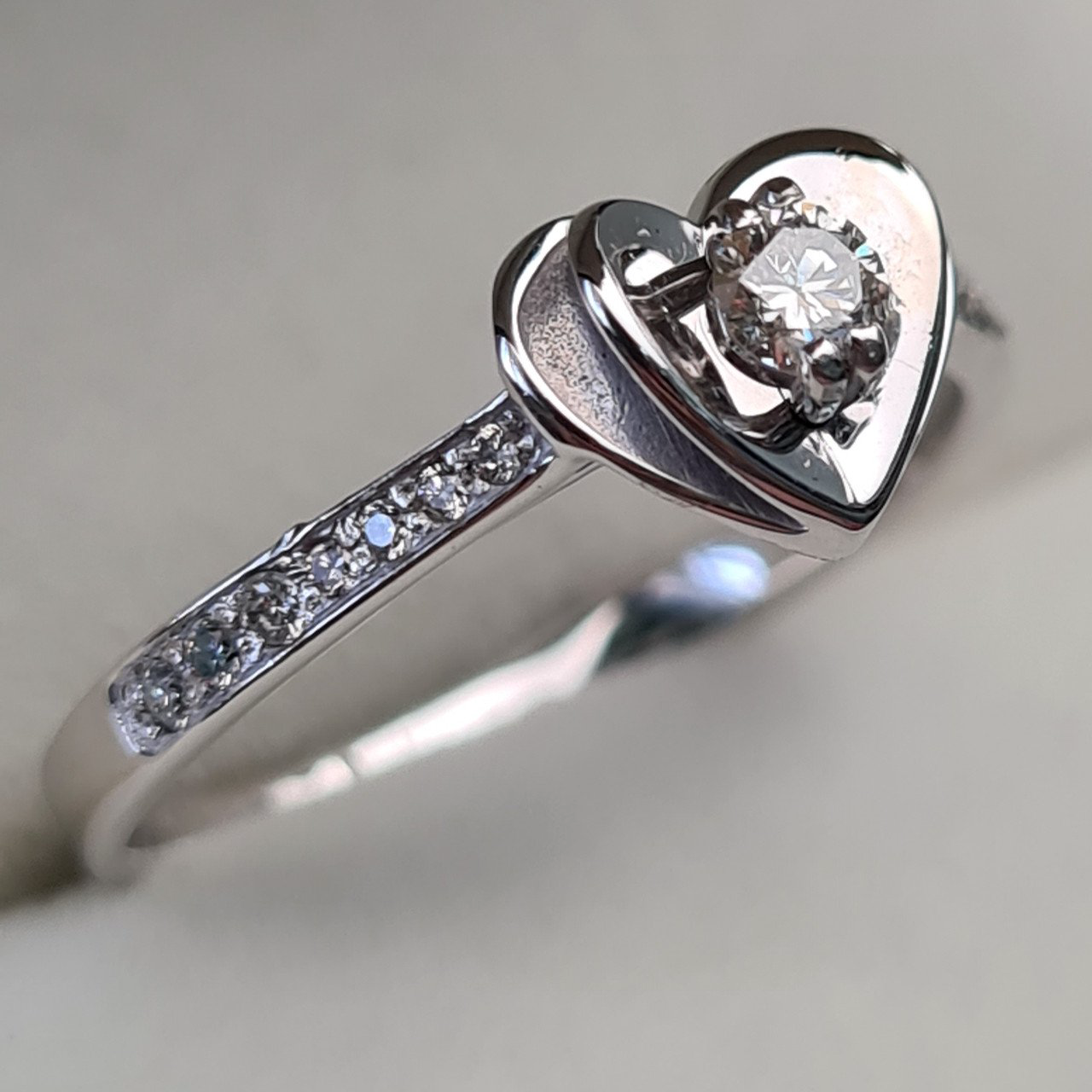 Кольцо Deimantas 95525353 17р 2,245гр 0,27ct. купить,NaN