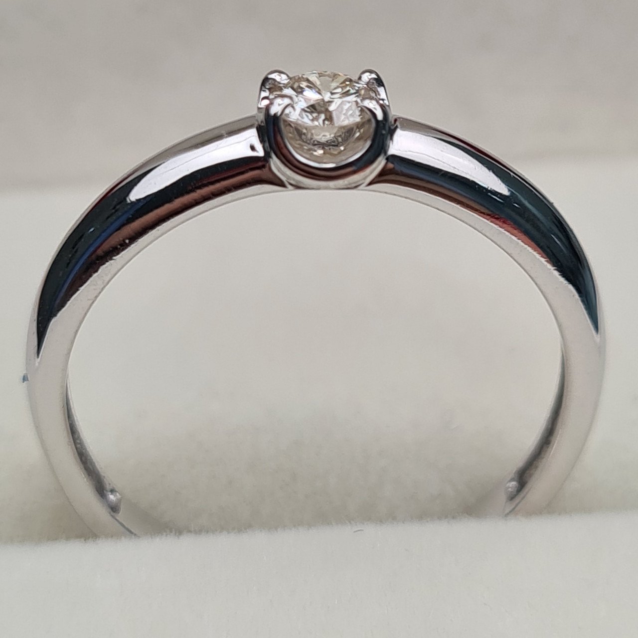 Кольцо Deimantas 97349014 17р 1,96гр 0,16ct. купить,NaN