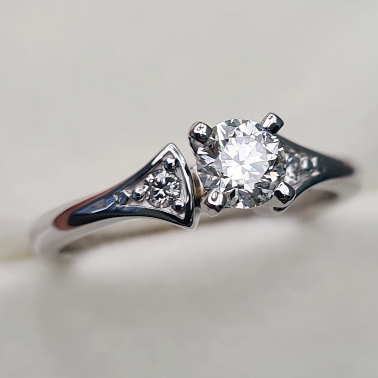 Кольцо Deimantas 91794319 16,5р 3,02гр 0,47ct. купить,NaN