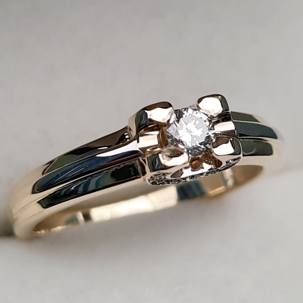 Кольцо Deimantas 95525366 18р 3,38гр 0,22ct. купить,NaN