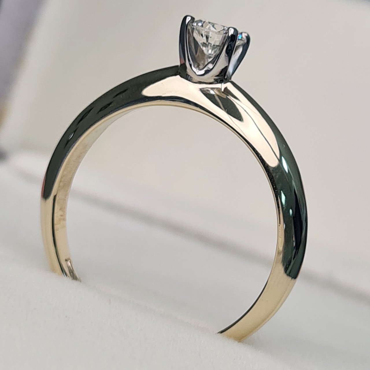 Кольцо Deimantas 91794477 16,5р 3,33гр 0,30ct. купить,NaN