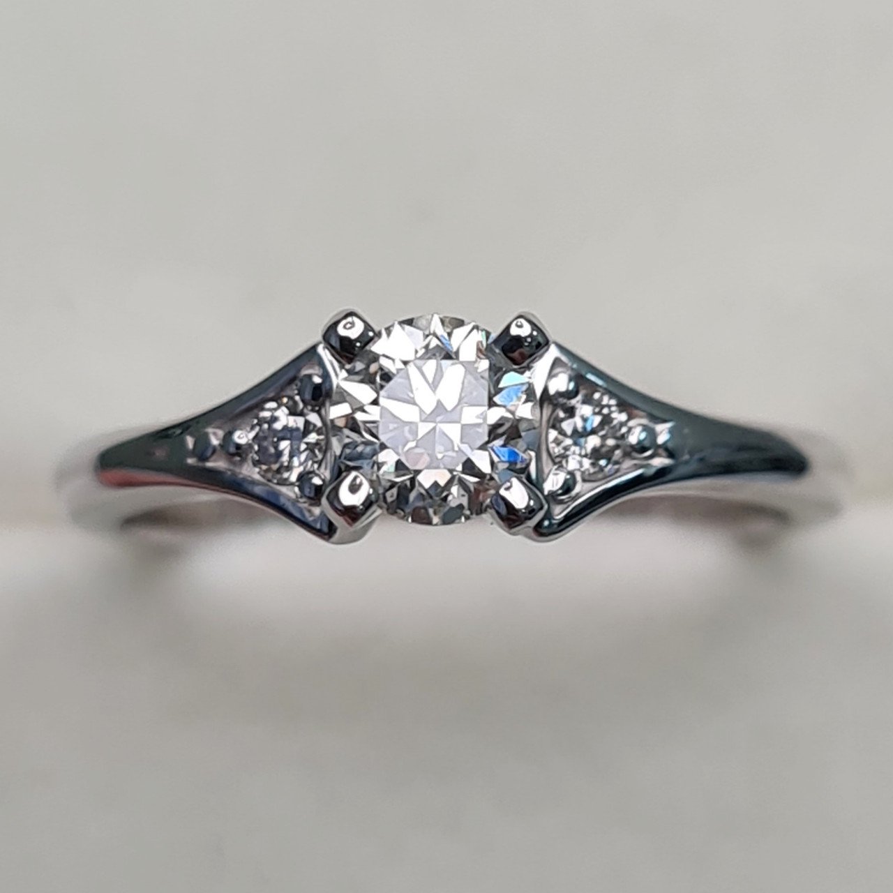 Кольцо Deimantas 91794319 16,5р 3,02гр 0,47ct. купить,NaN
