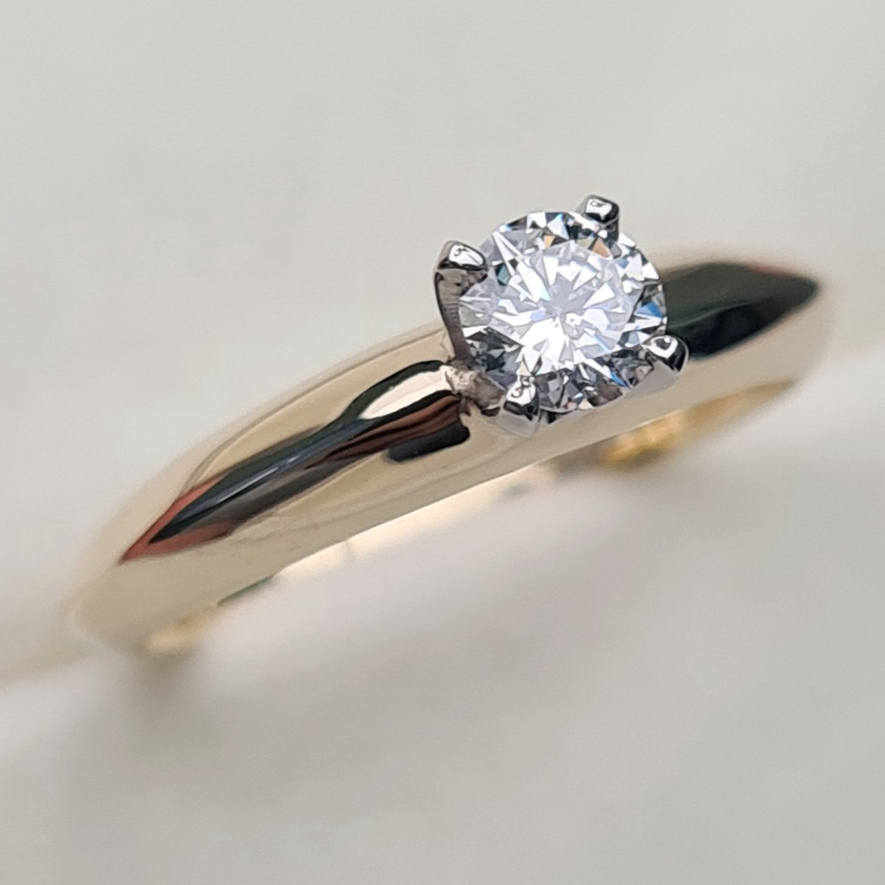 Кольцо Deimantas 91794518 16,5р 3,26гр 0,30ct. купить,NaN