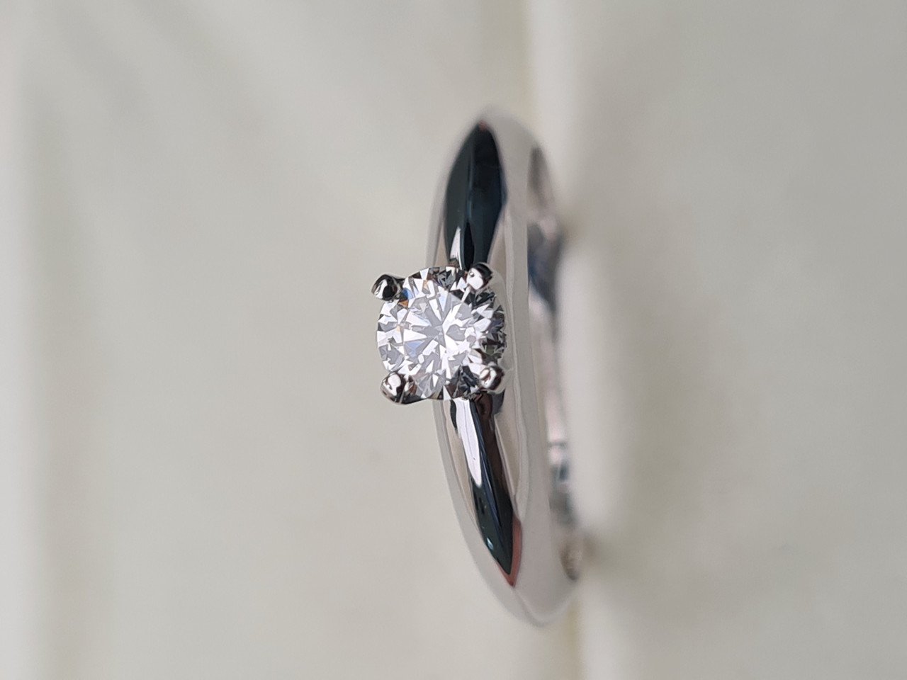 Кольцо Deimantas 91794686 16,5р 3,14гр 0,30ct. купить,NaN