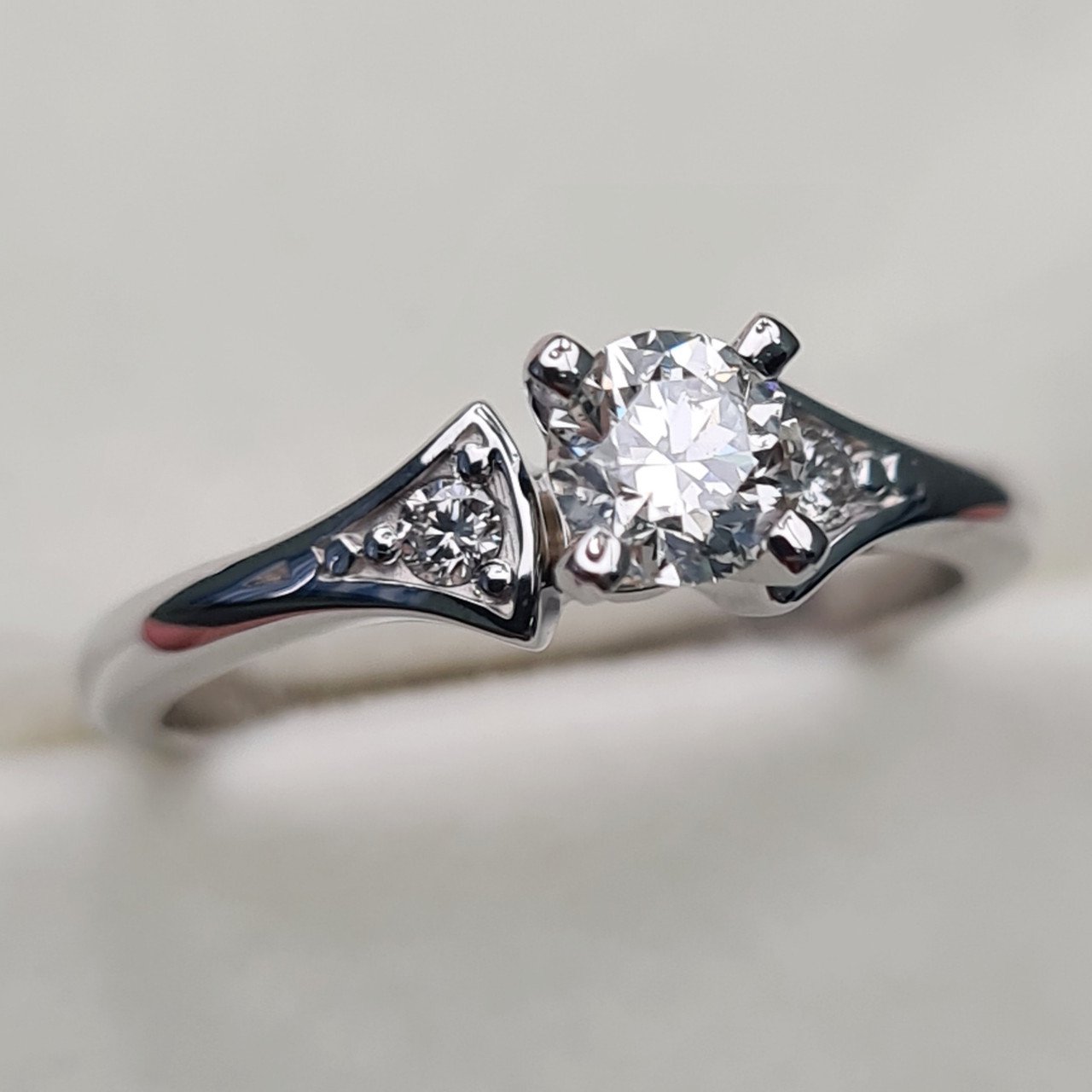 Кольцо Deimantas 91794319 16,5р 3,02гр 0,47ct. купить,NaN