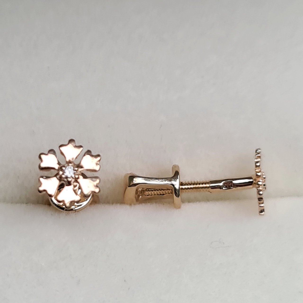 Серьги Deimantas 95742670 1,02гр 0,013ct. купить,NaN