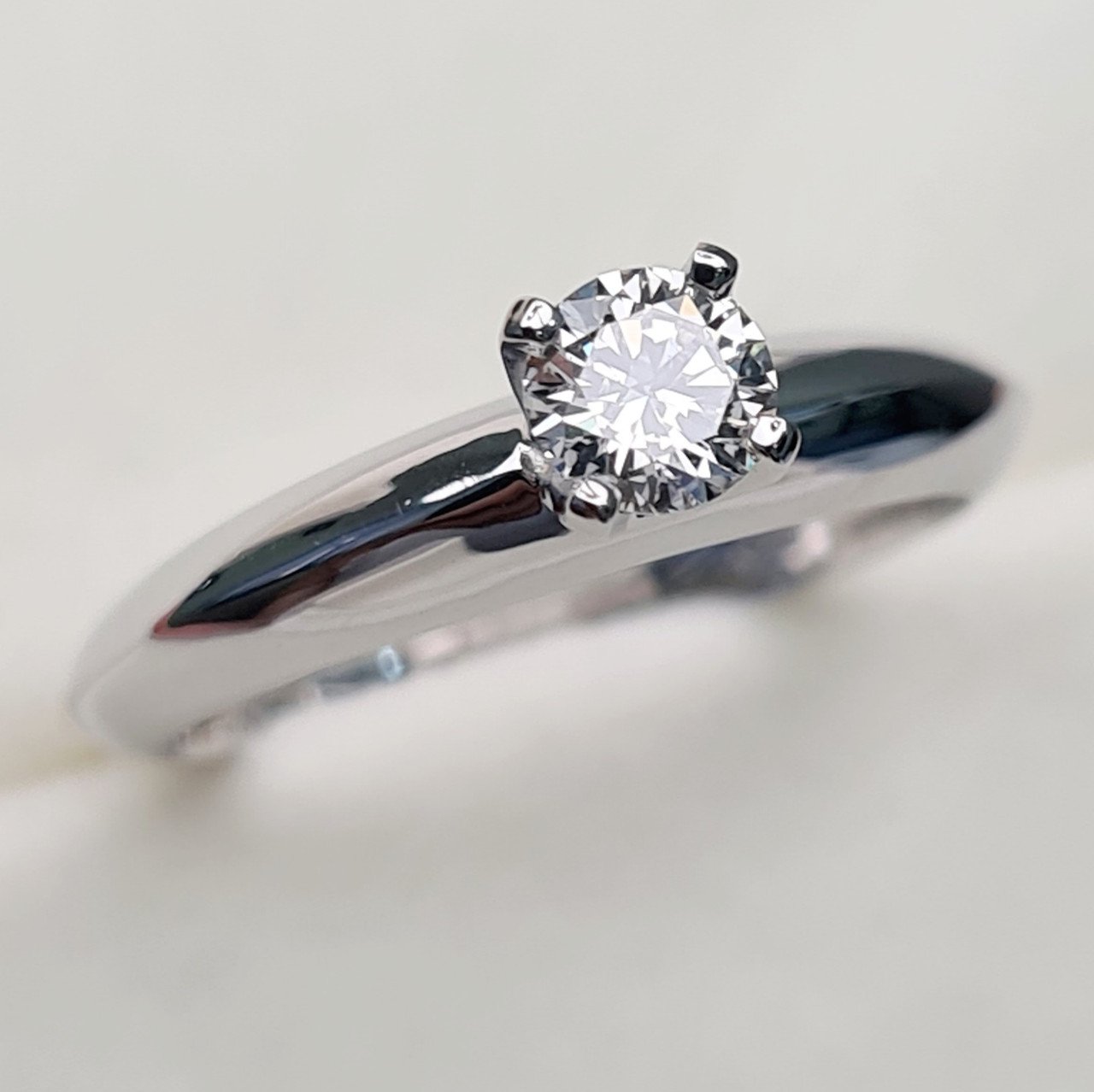 Кольцо Deimantas 91794686 16,5р 3,14гр 0,30ct. купить,NaN