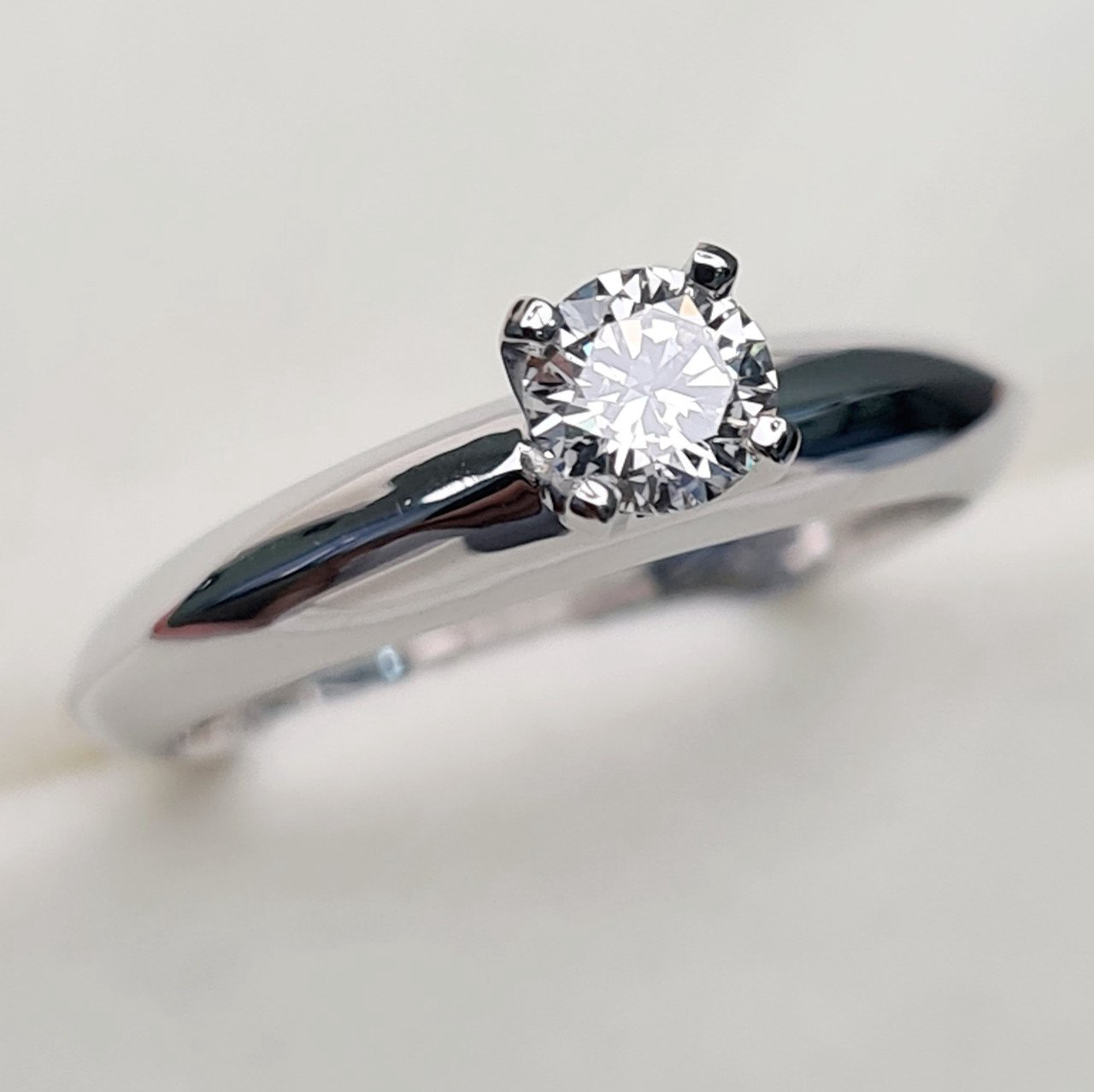 Кольцо Deimantas 91794686 16,5р 3,14гр 0,30ct. купить,NaN