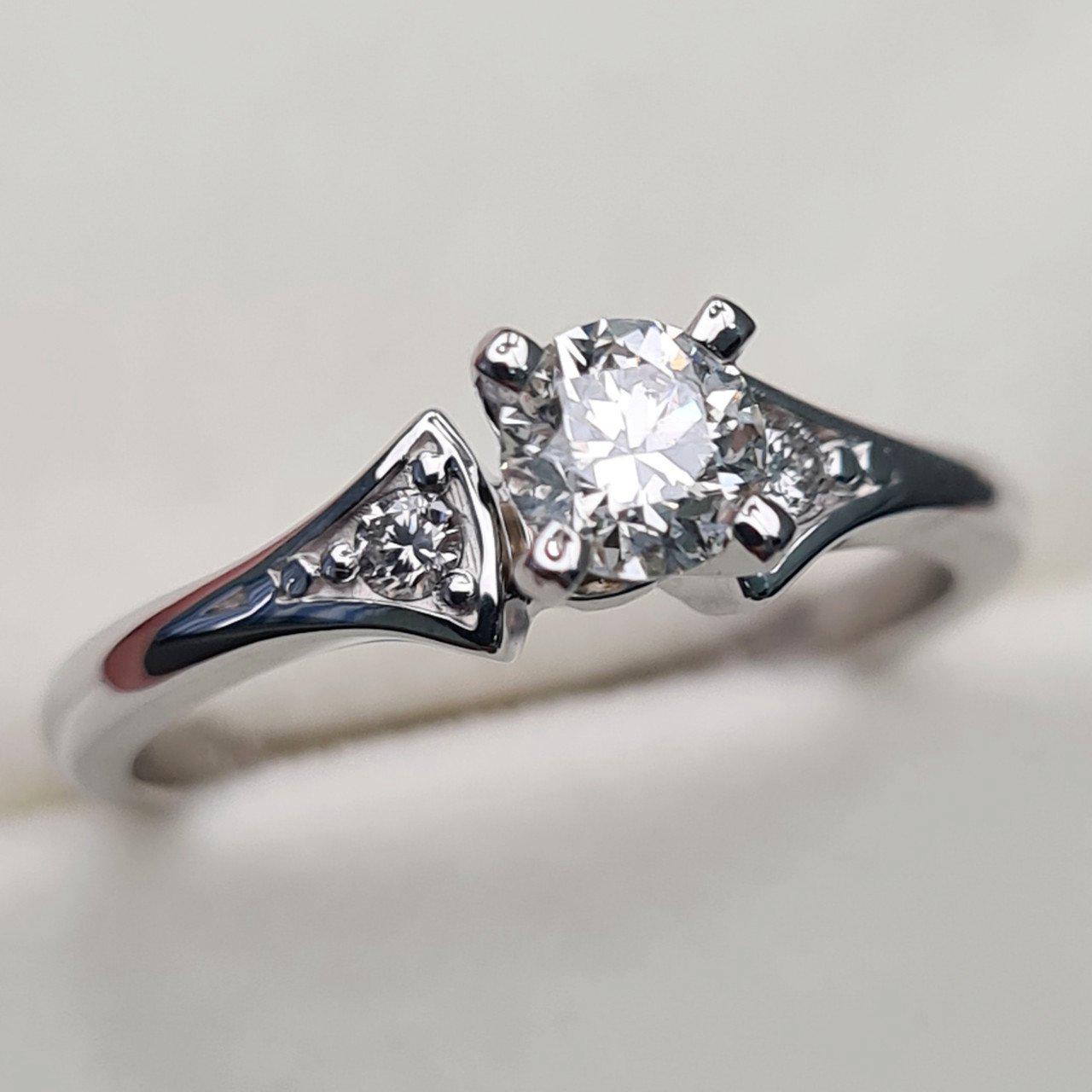 Кольцо Deimantas 91794319 16,5р 3,02гр 0,47ct. купить,NaN