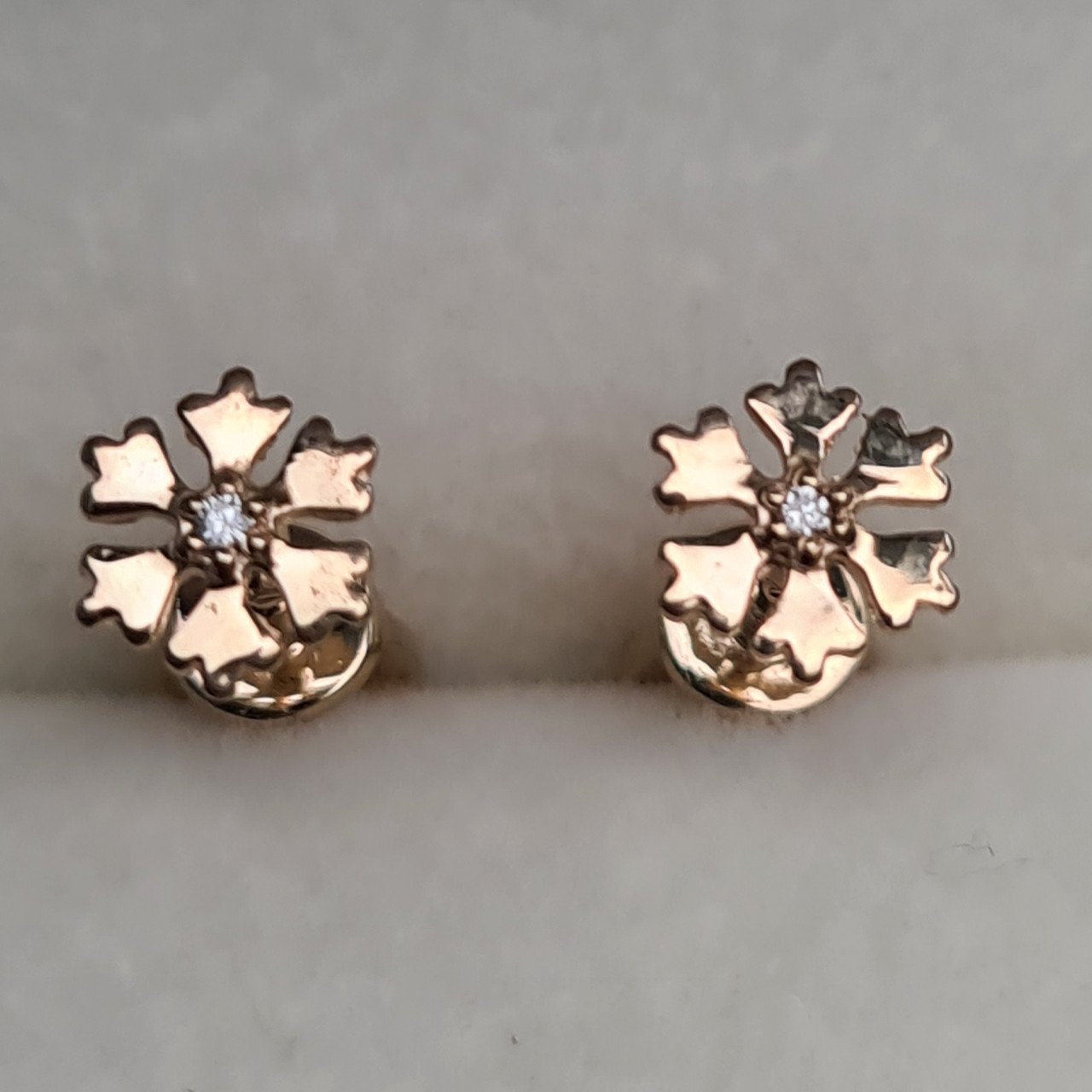 Серьги Deimantas 95742670 1,02гр 0,013ct. купить,NaN