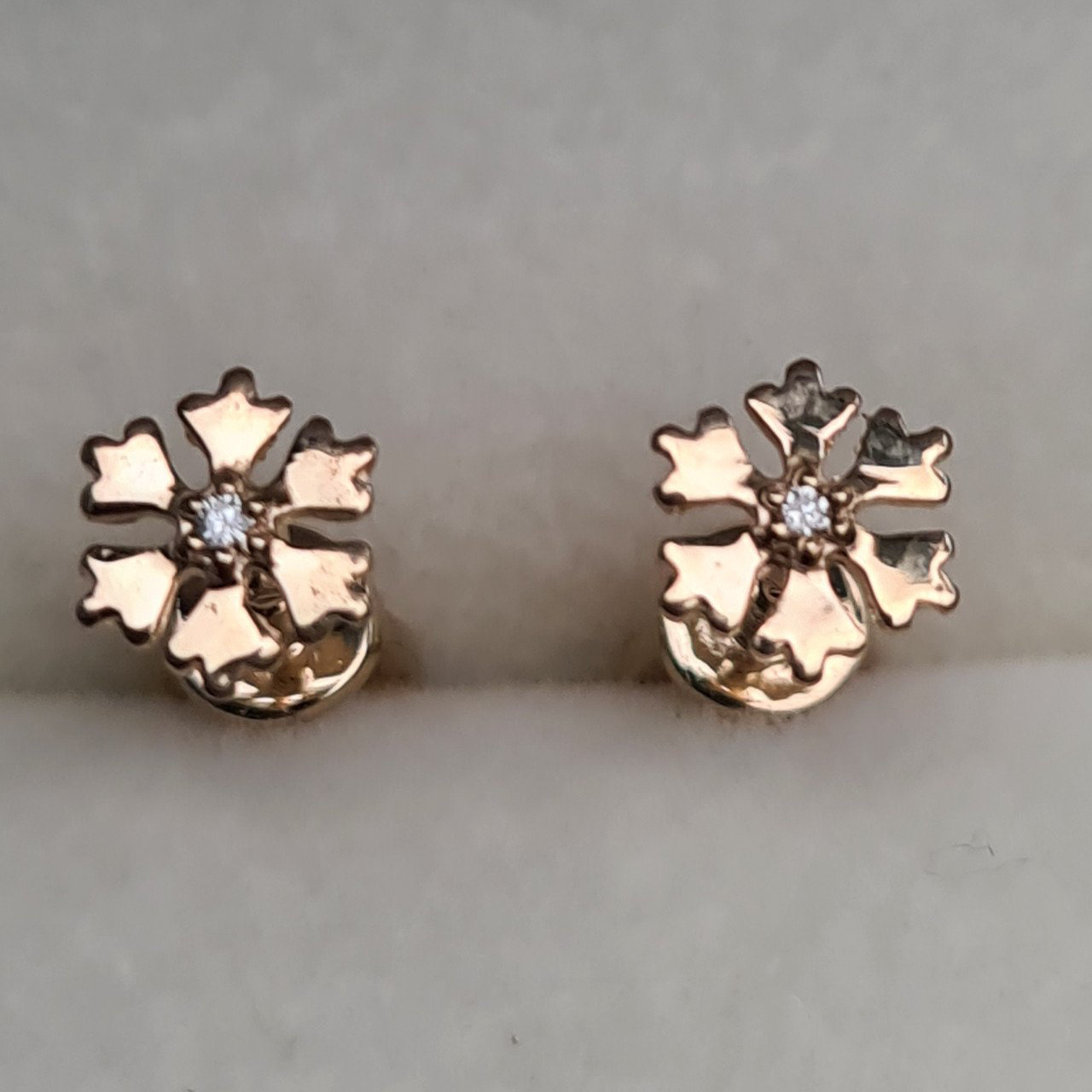 Серьги Deimantas 95742670 1,02гр 0,013ct. купить,NaN