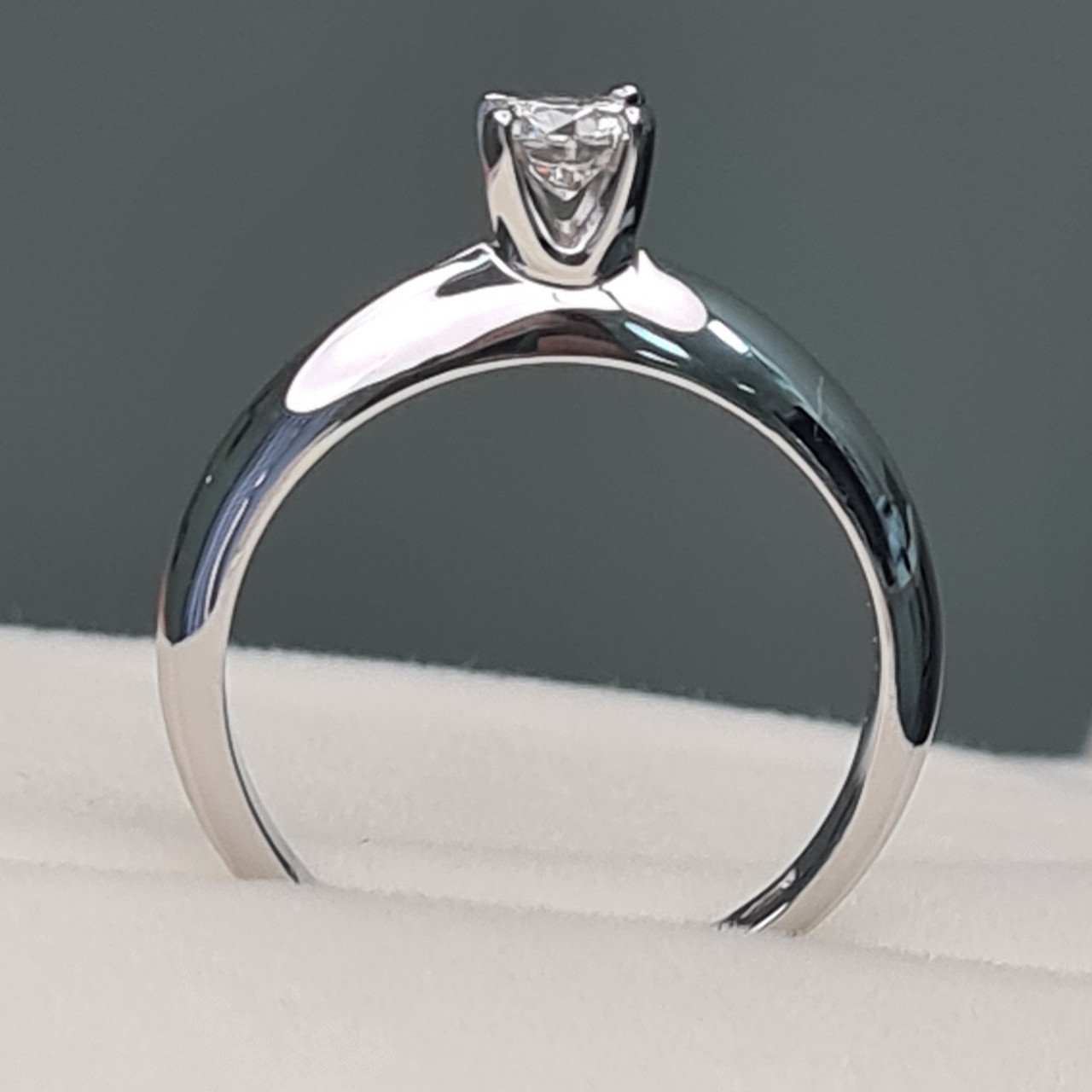 Кольцо Deimantas 91794686 16,5р 3,14гр 0,30ct. купить,NaN