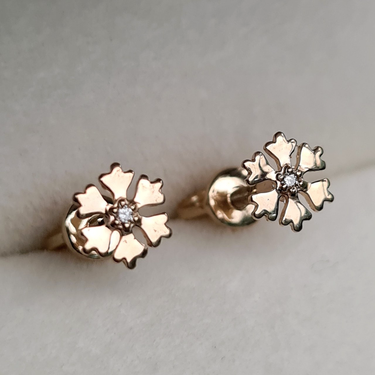 Серьги Deimantas 95742670 1,02гр 0,013ct. купить,NaN