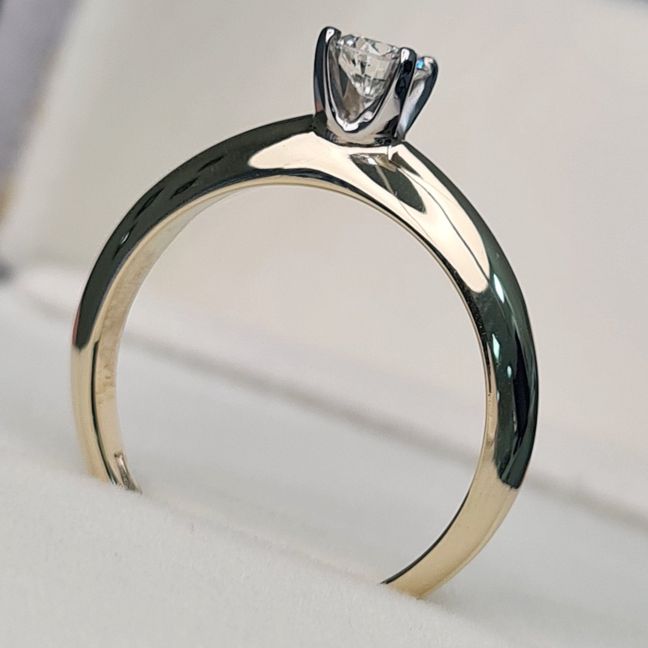 Кольцо Deimantas 91794518 16,5р 3,26гр 0,30ct. купить,NaN