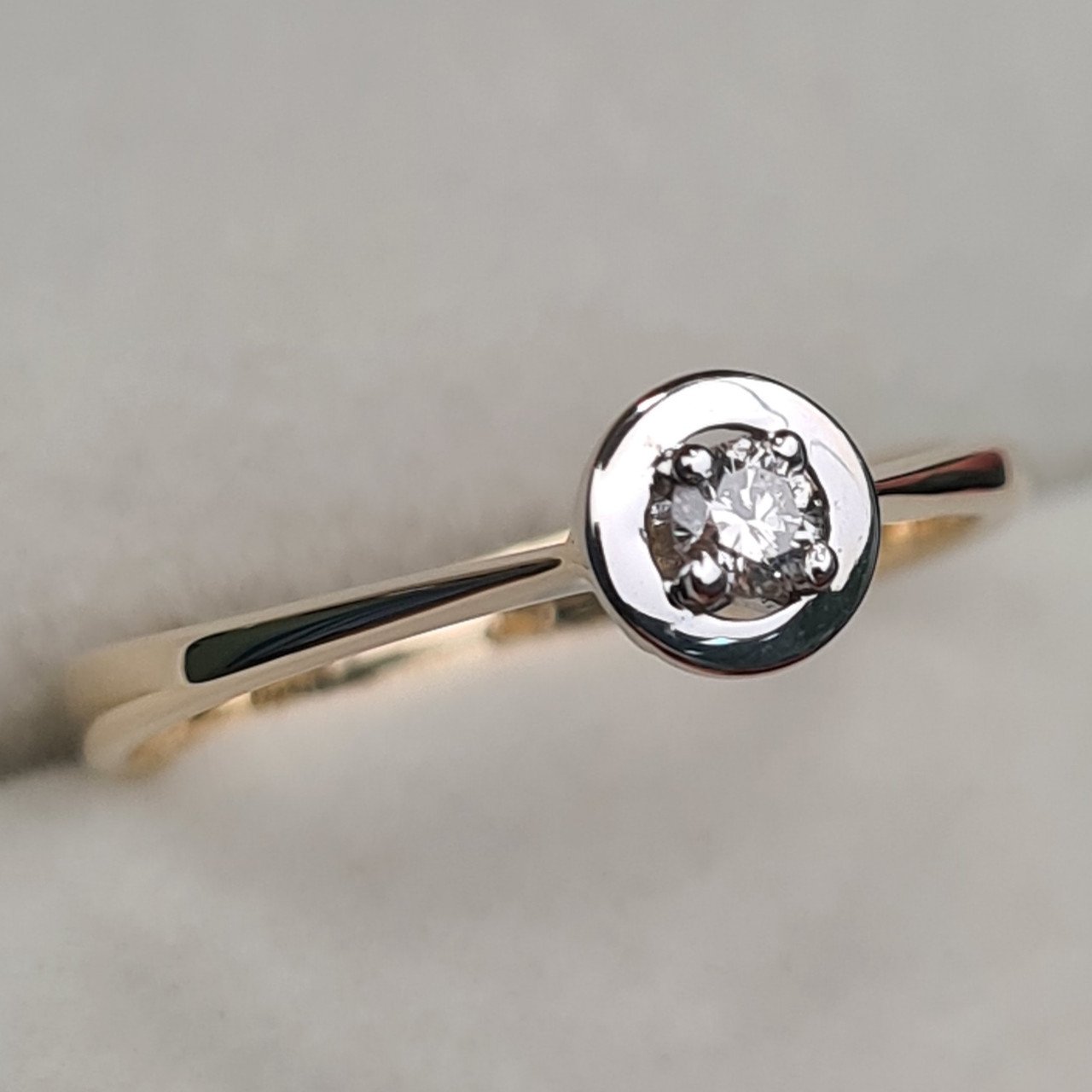 Кольцо Deimantas 97349049 16,5р 1,68гр 0,082ct. купить,NaN