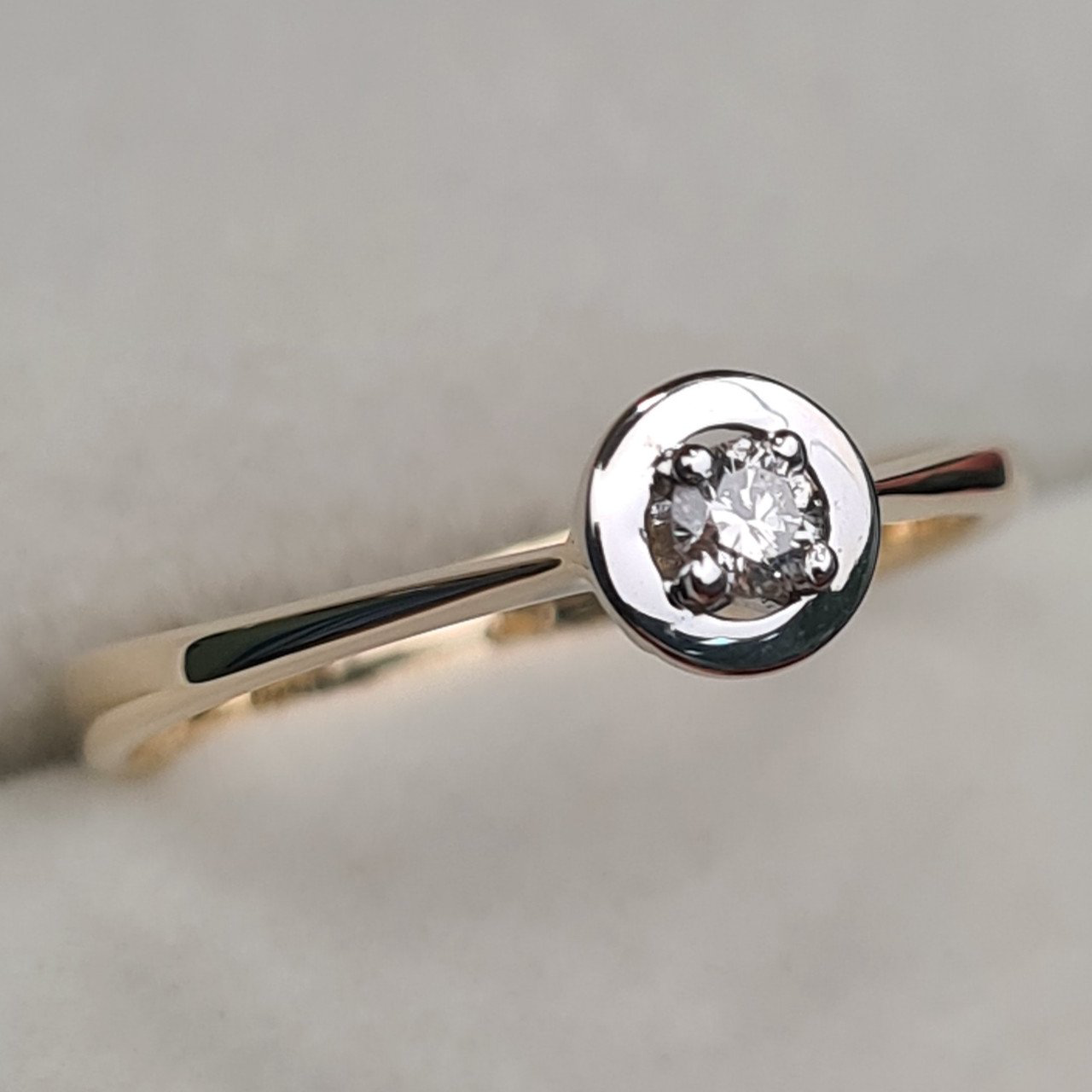 Кольцо Deimantas 97349049 16,5р 1,68гр 0,082ct. купить,NaN