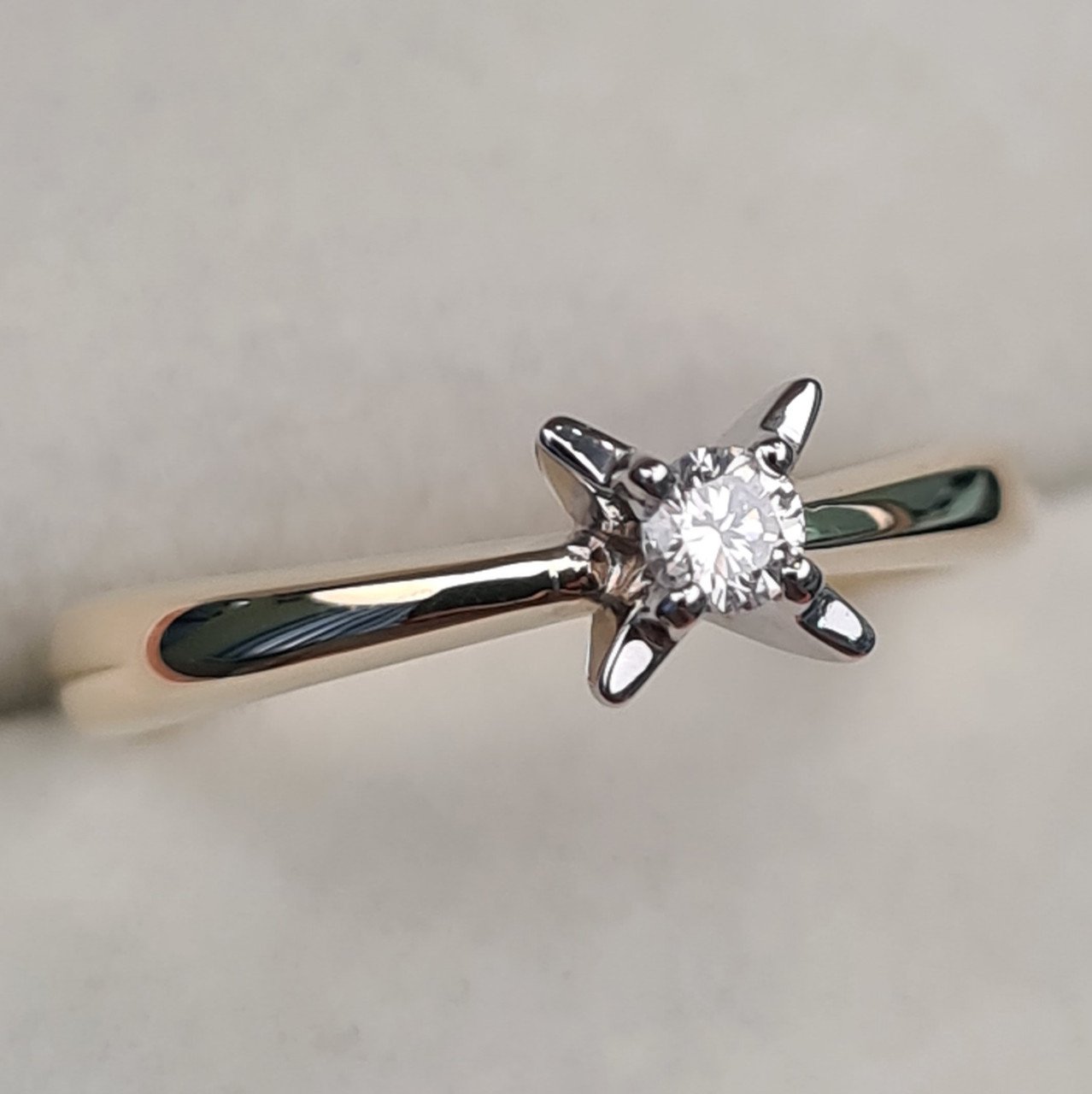 Кольцо Deimantas 97349055 16р 2,67гр 0,086ct. купить,NaN