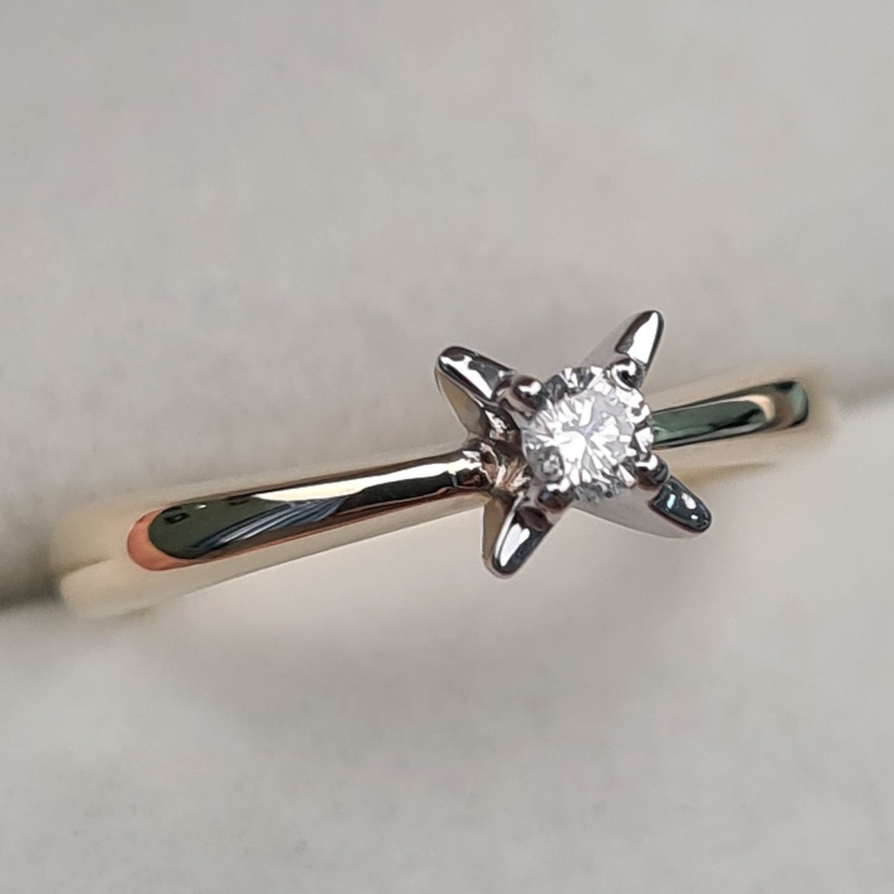 Кольцо Deimantas 97349055 16р 2,67гр 0,086ct. купить,NaN