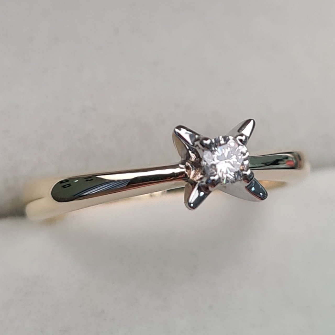 Кольцо Deimantas 97349055 16р 2,67гр 0,086ct. купить,NaN