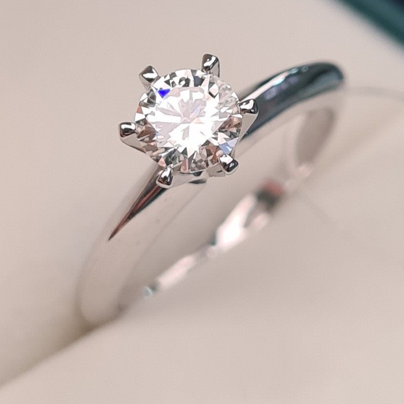 Кольцо Deimantas 95774361 16,51р 2,6гр 0,52ct. купить,NaN