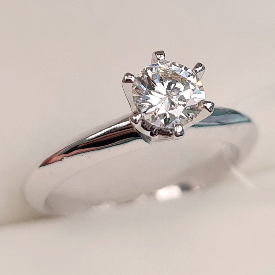 Кольцо Deimantas 95774361 16,51р 2,6гр 0,52ct. купить,NaN