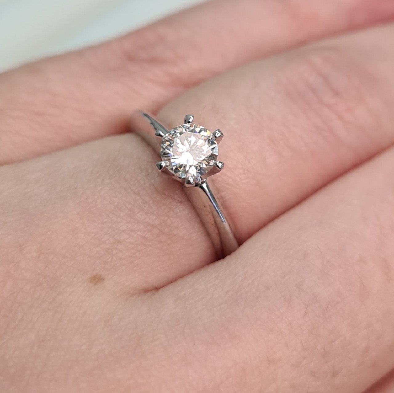 Кольцо Deimantas 95774361 16,51р 2,6гр 0,52ct. купить,NaN