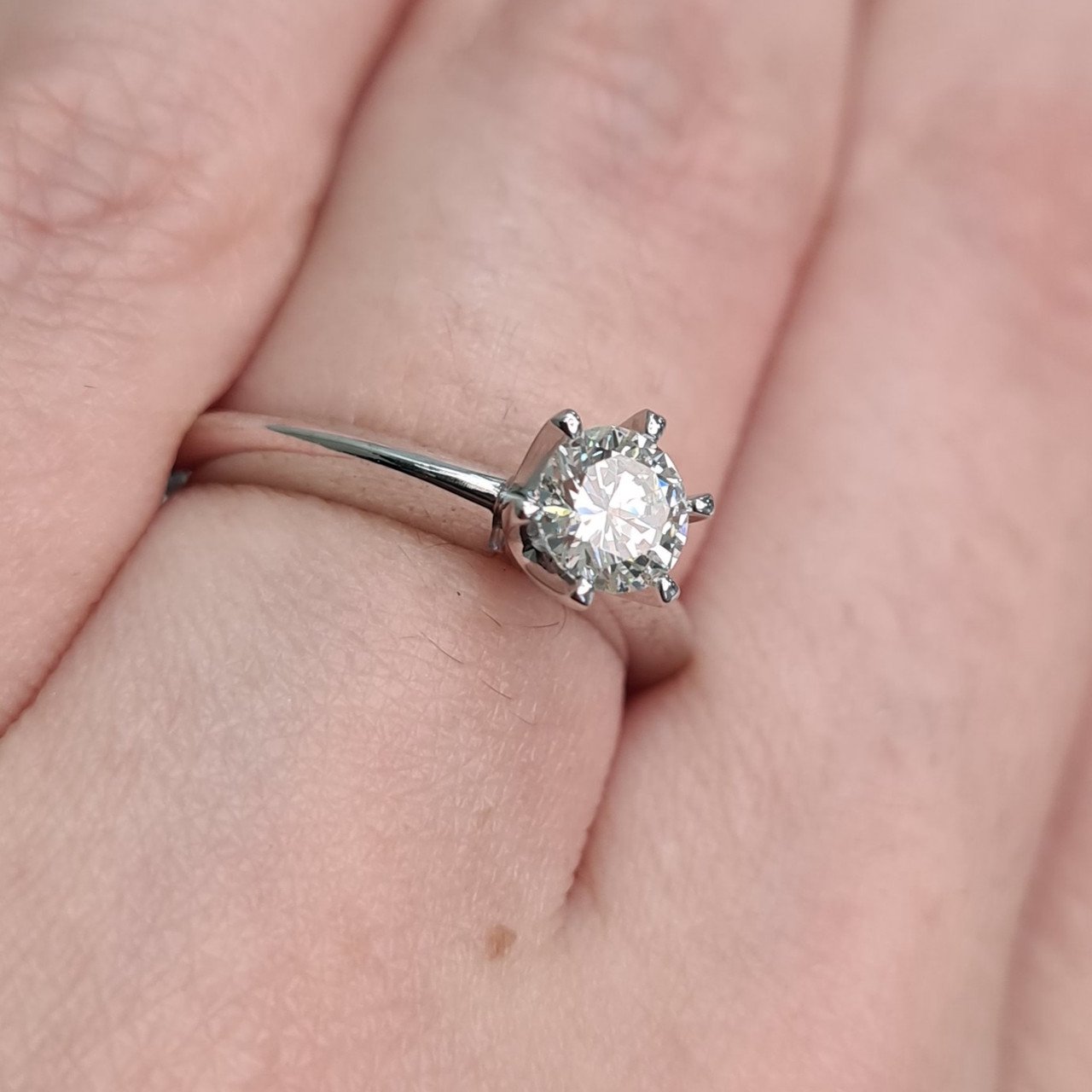 Кольцо Deimantas 95774361 16,51р 2,6гр 0,52ct. купить,NaN